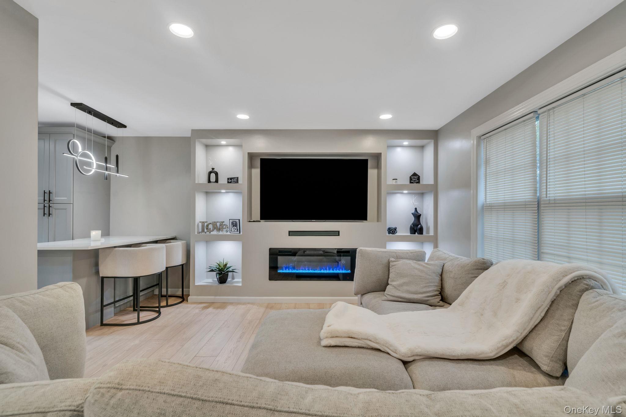 #4 photo, 52 Maple Lane, Medford , NY 11763