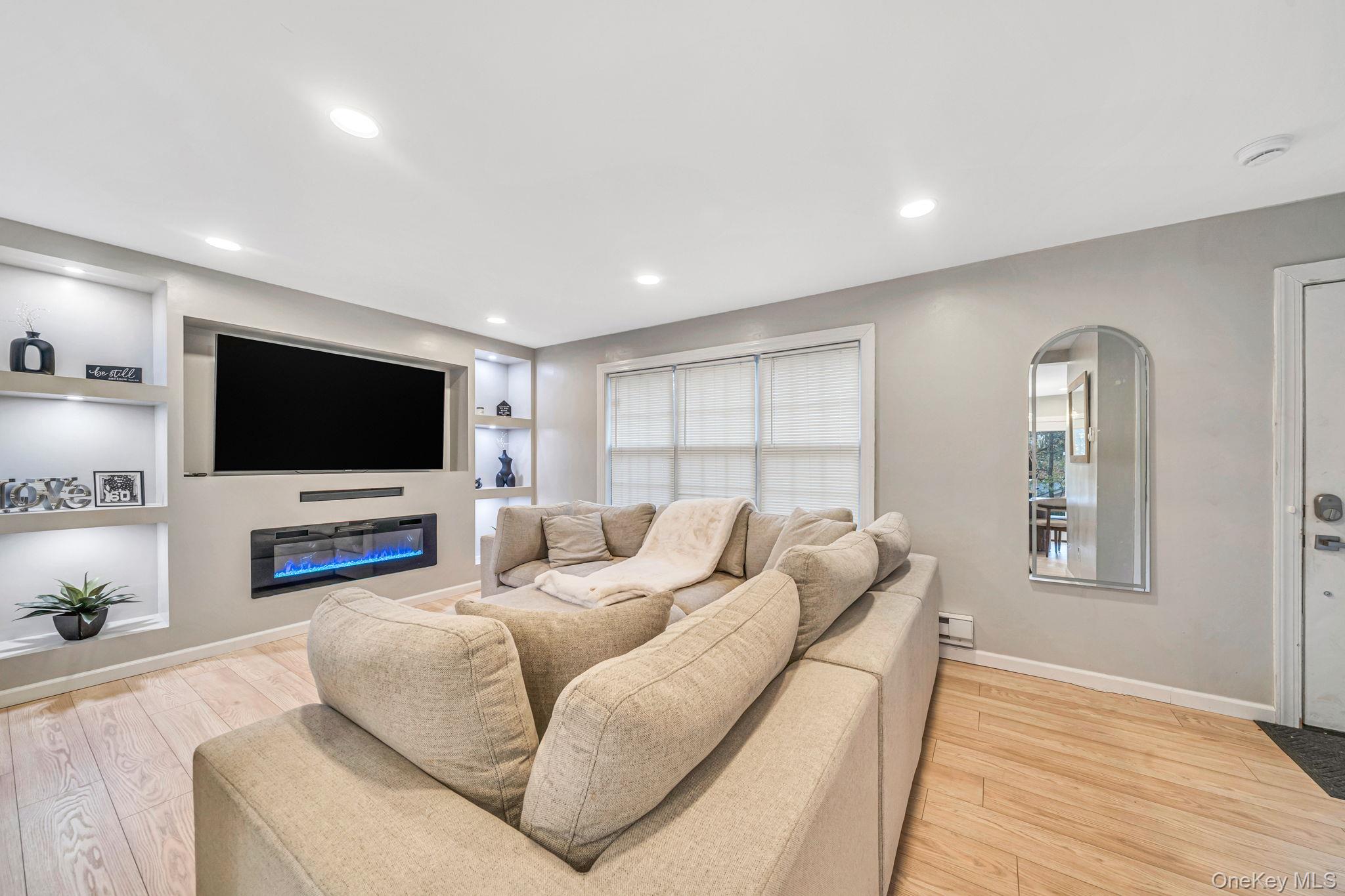 #5 photo, 52 Maple Lane, Medford , NY 11763