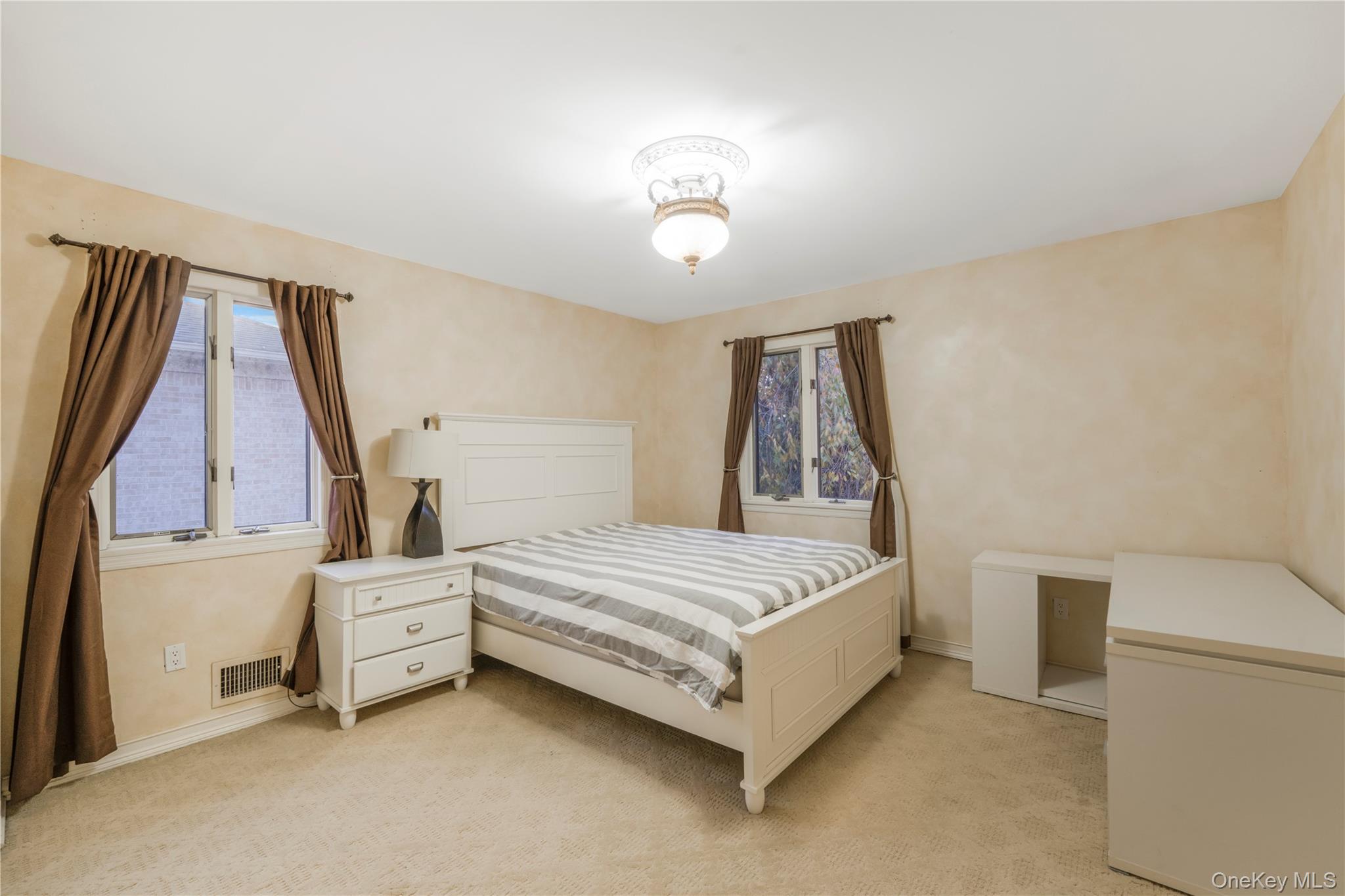 #19 photo, 201-05 28th Ave, Bayside , NY 11360