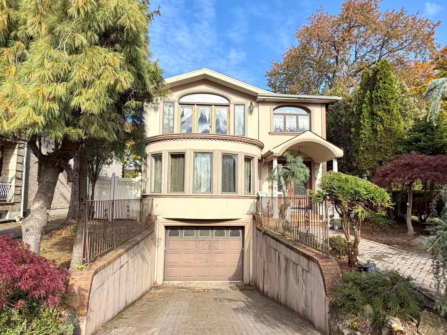 #3 photo, 201-05 28th Ave, Bayside , NY 11360