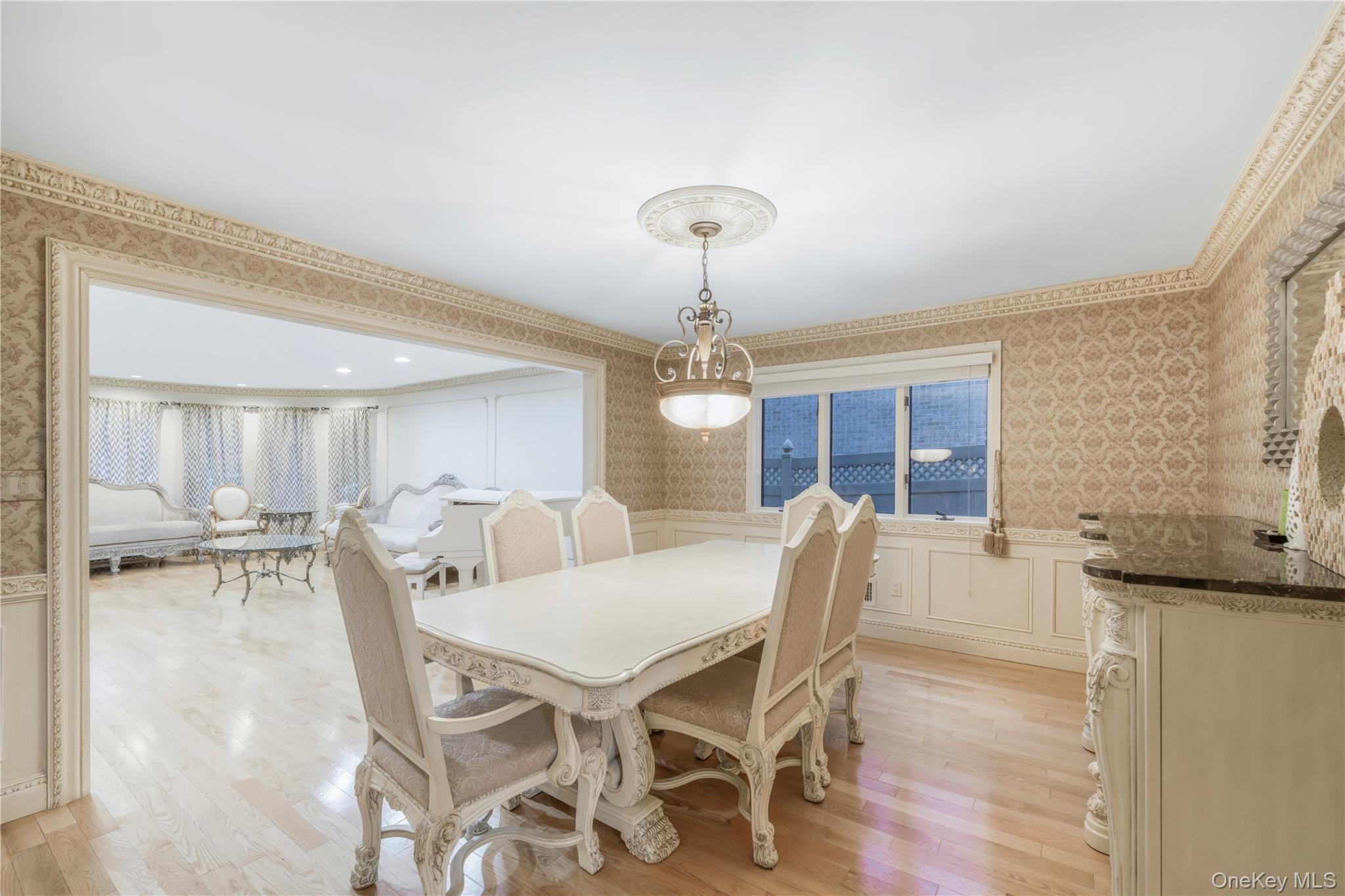 #8 photo, 201-05 28th Ave, Bayside , NY 11360