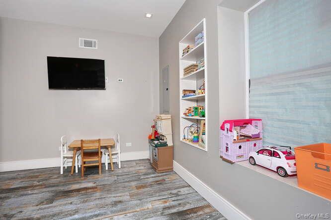 #12 photo, 247 Cherry Lane, Suffern , NY 10901