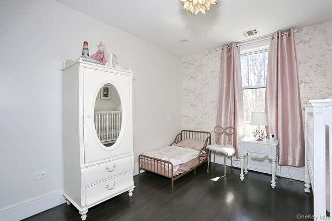 #17 photo, 247 Cherry Lane, Suffern , NY 10901