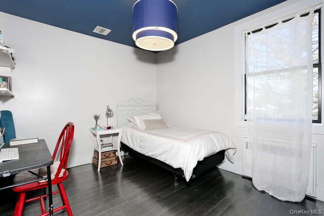 #18 photo, 247 Cherry Lane, Suffern , NY 10901