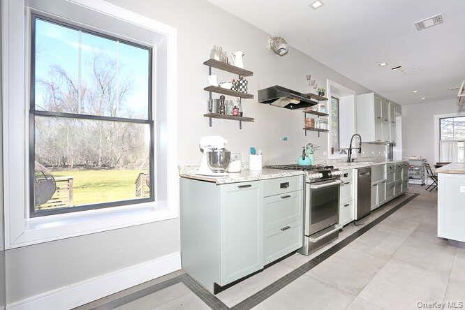 #9 photo, 247 Cherry Lane, Suffern , NY 10901