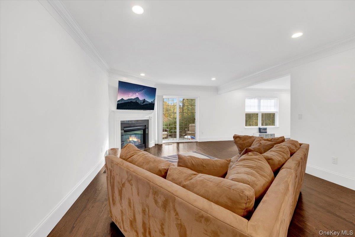 #10 photo, 46 Columbus Avenue, Valhalla , NY 10595