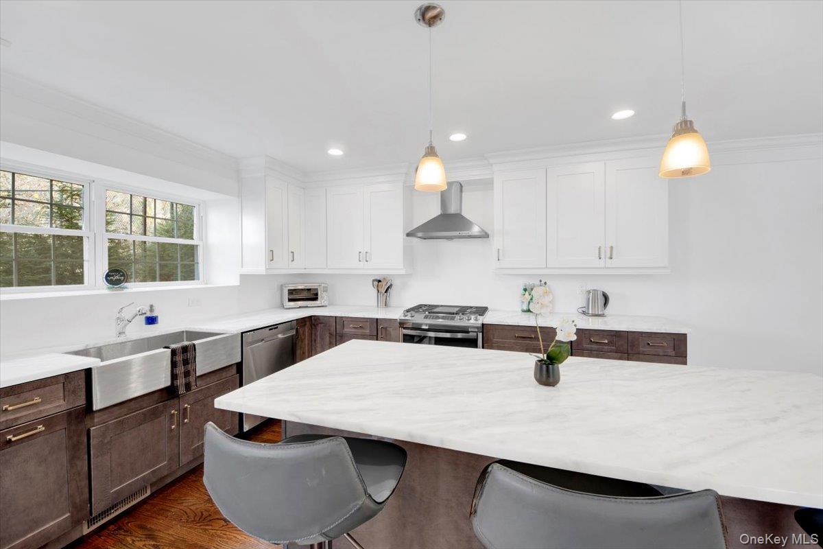 #6 photo, 46 Columbus Avenue, Valhalla , NY 10595