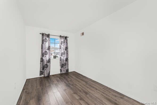 #10 photo, 197 Surf Drive, Bronx , NY 10473