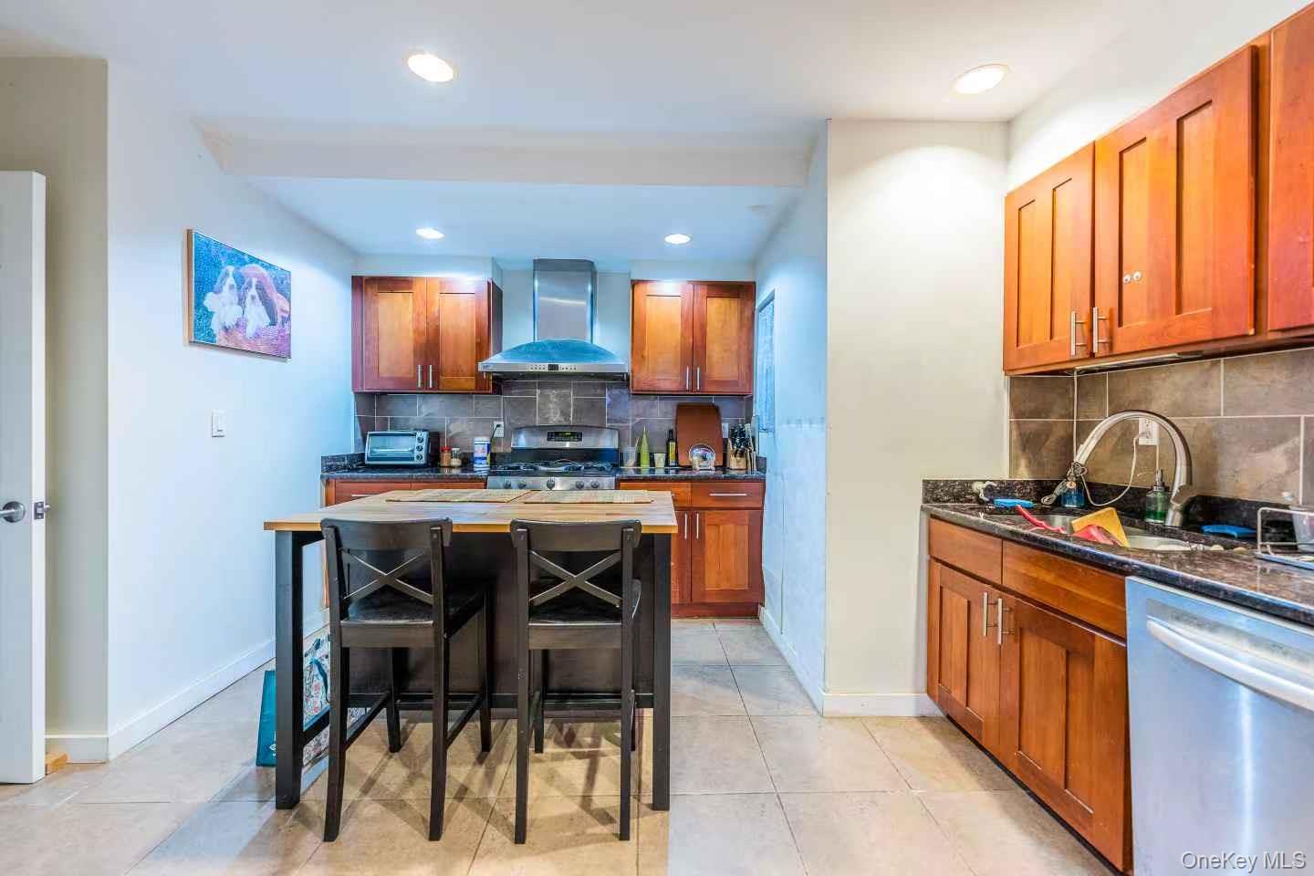 #10 photo, 75-23 196 Street, Fresh Meadows , NY 11366