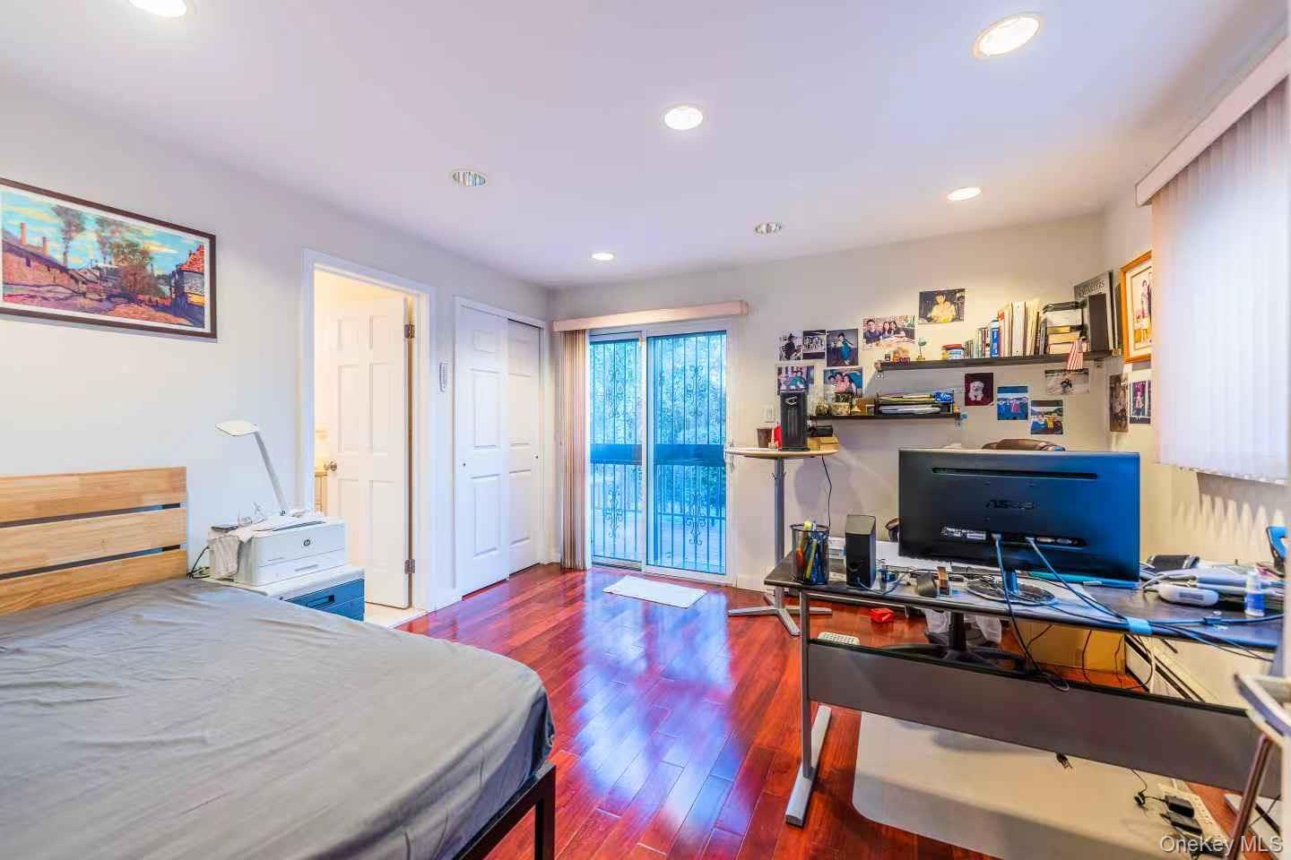 #12 photo, 75-23 196 Street, Fresh Meadows , NY 11366