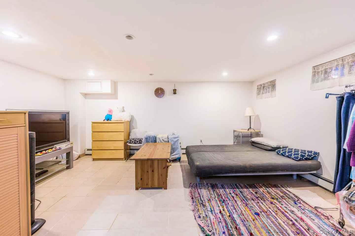 #19 photo, 75-23 196 Street, Fresh Meadows , NY 11366