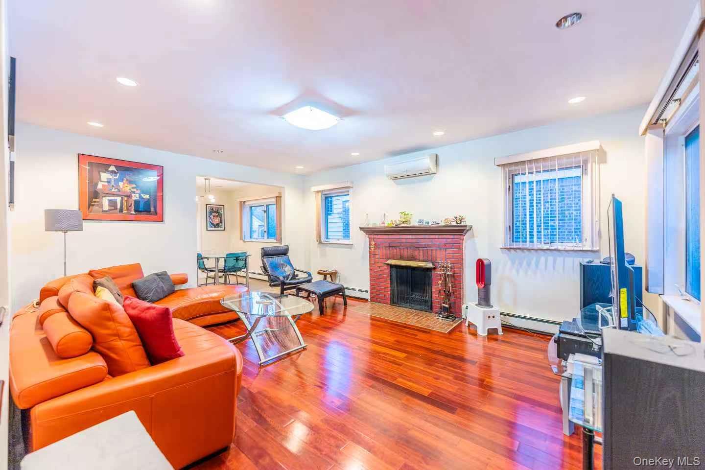 #3 photo, 75-23 196 Street, Fresh Meadows , NY 11366