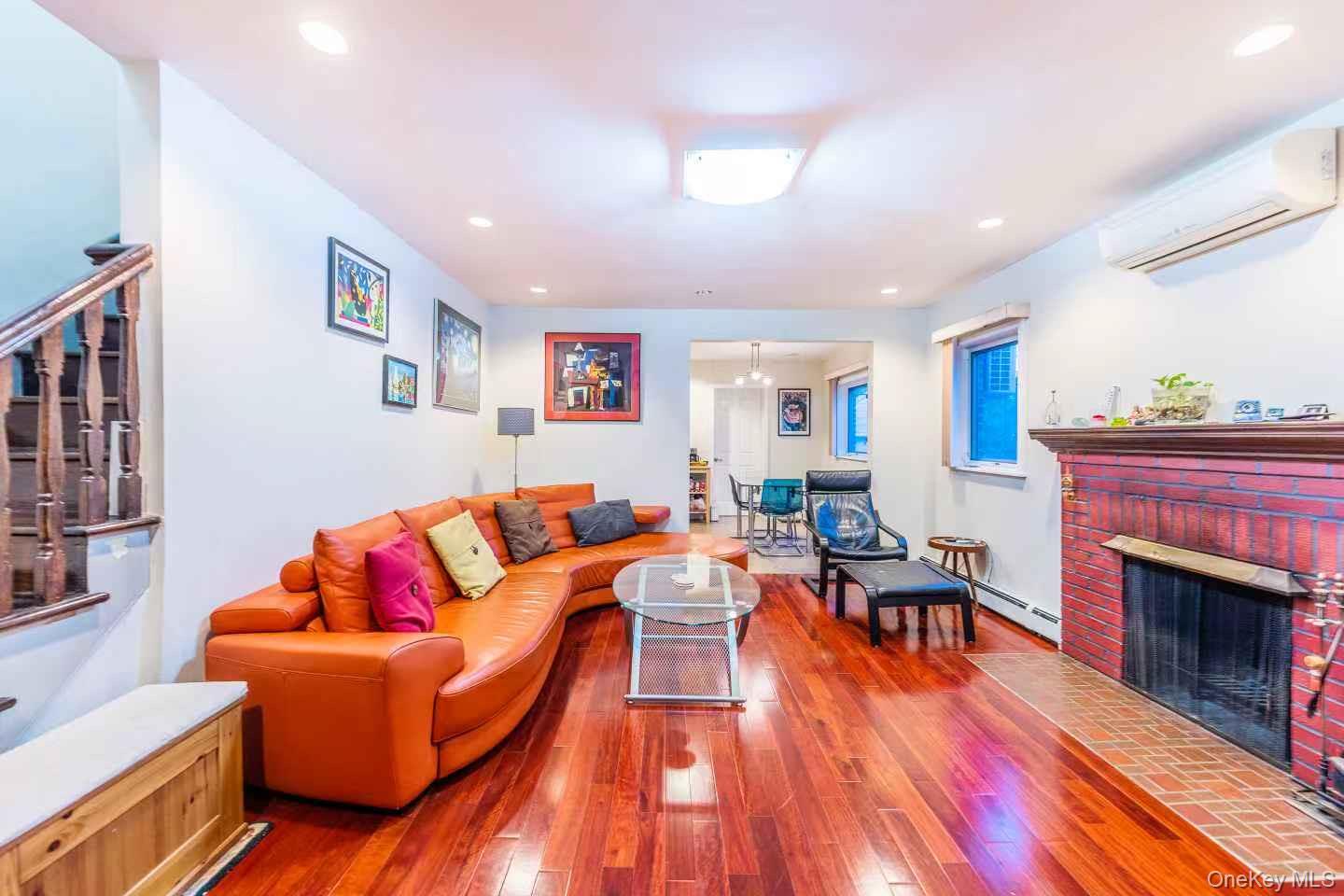 #8 photo, 75-23 196 Street, Fresh Meadows , NY 11366