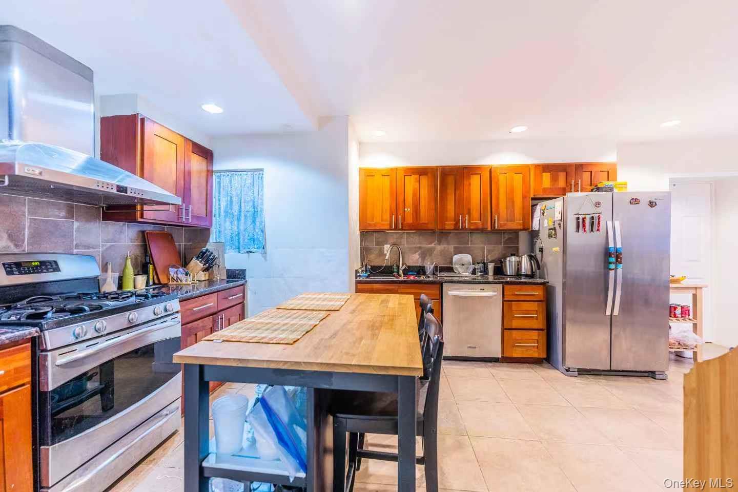 #9 photo, 75-23 196 Street, Fresh Meadows , NY 11366