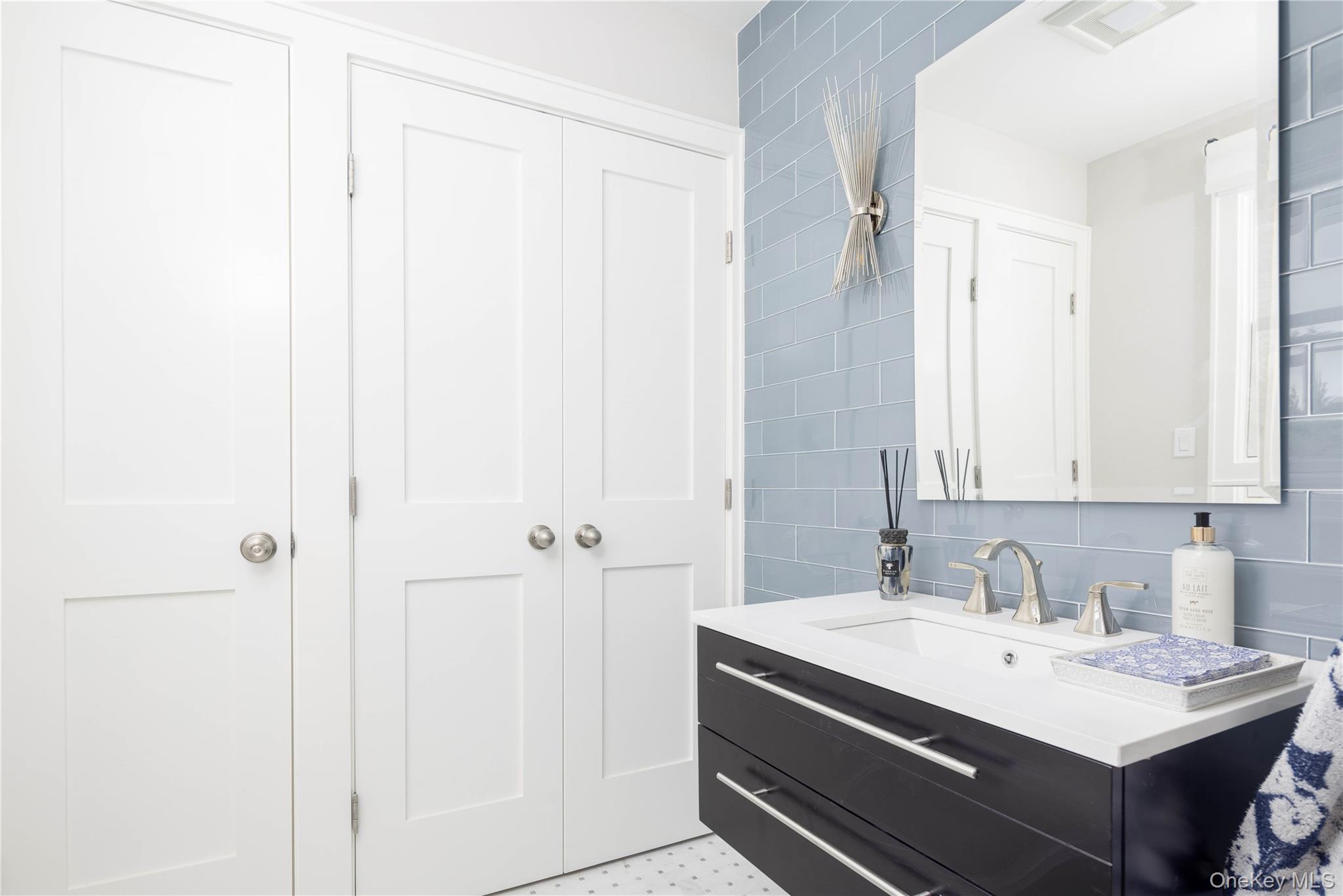 #16 photo, 1995 Ruth Road, Mattituck , NY 11952