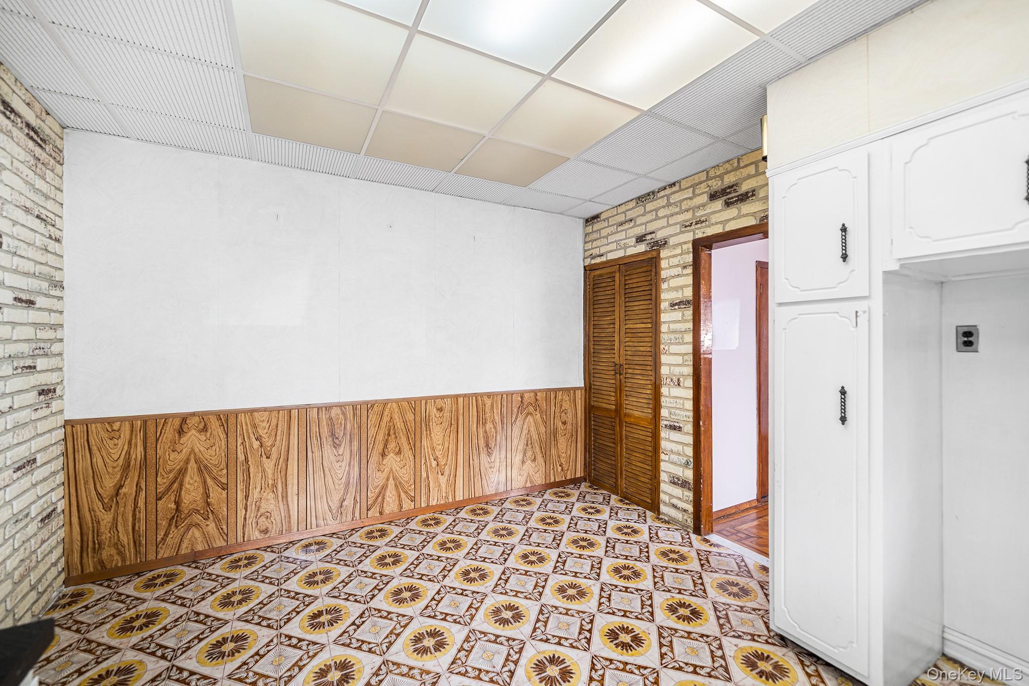 #12 photo, 6613 10th Avenue, Brooklyn , NY 11219