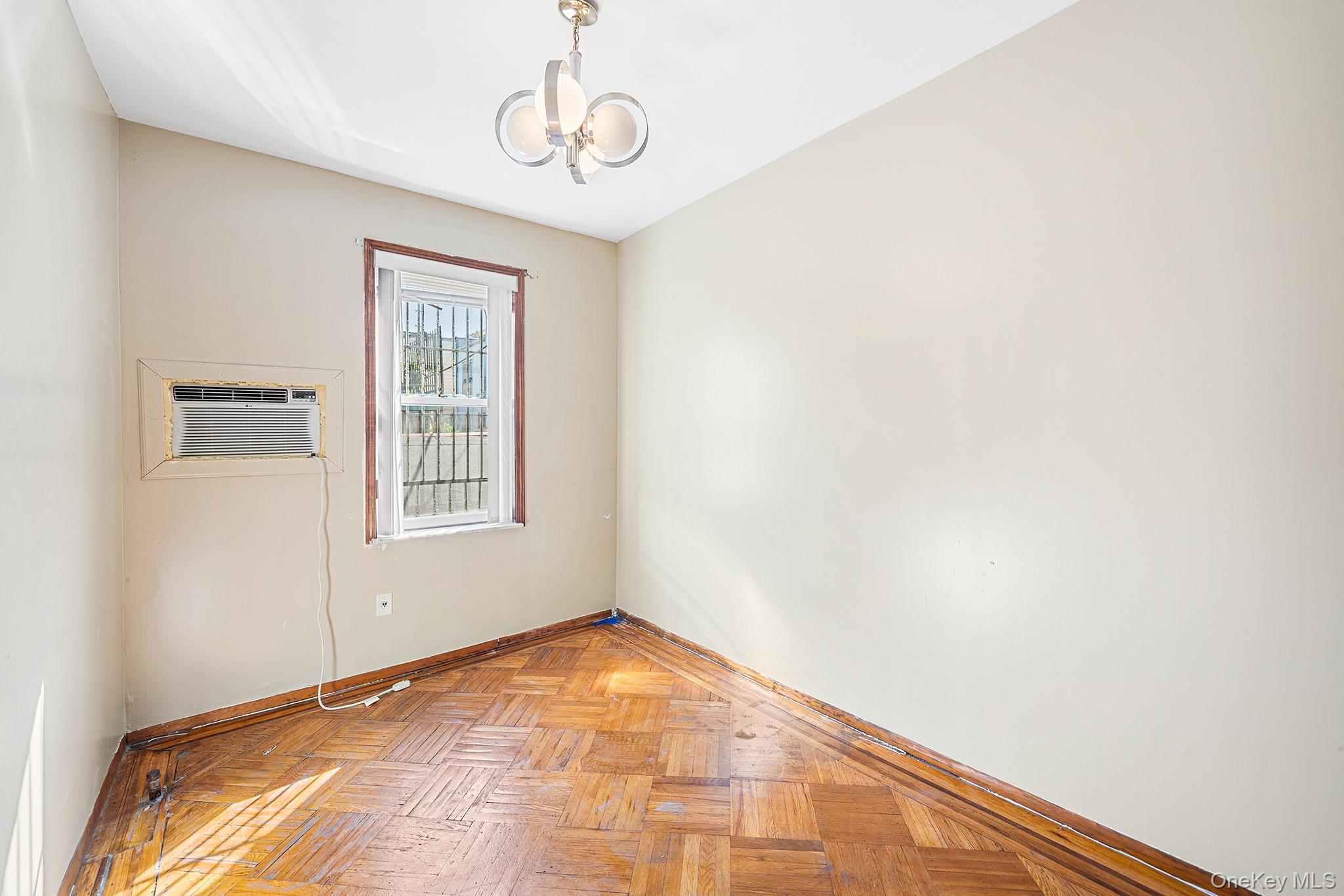 #16 photo, 6613 10th Avenue, Brooklyn , NY 11219