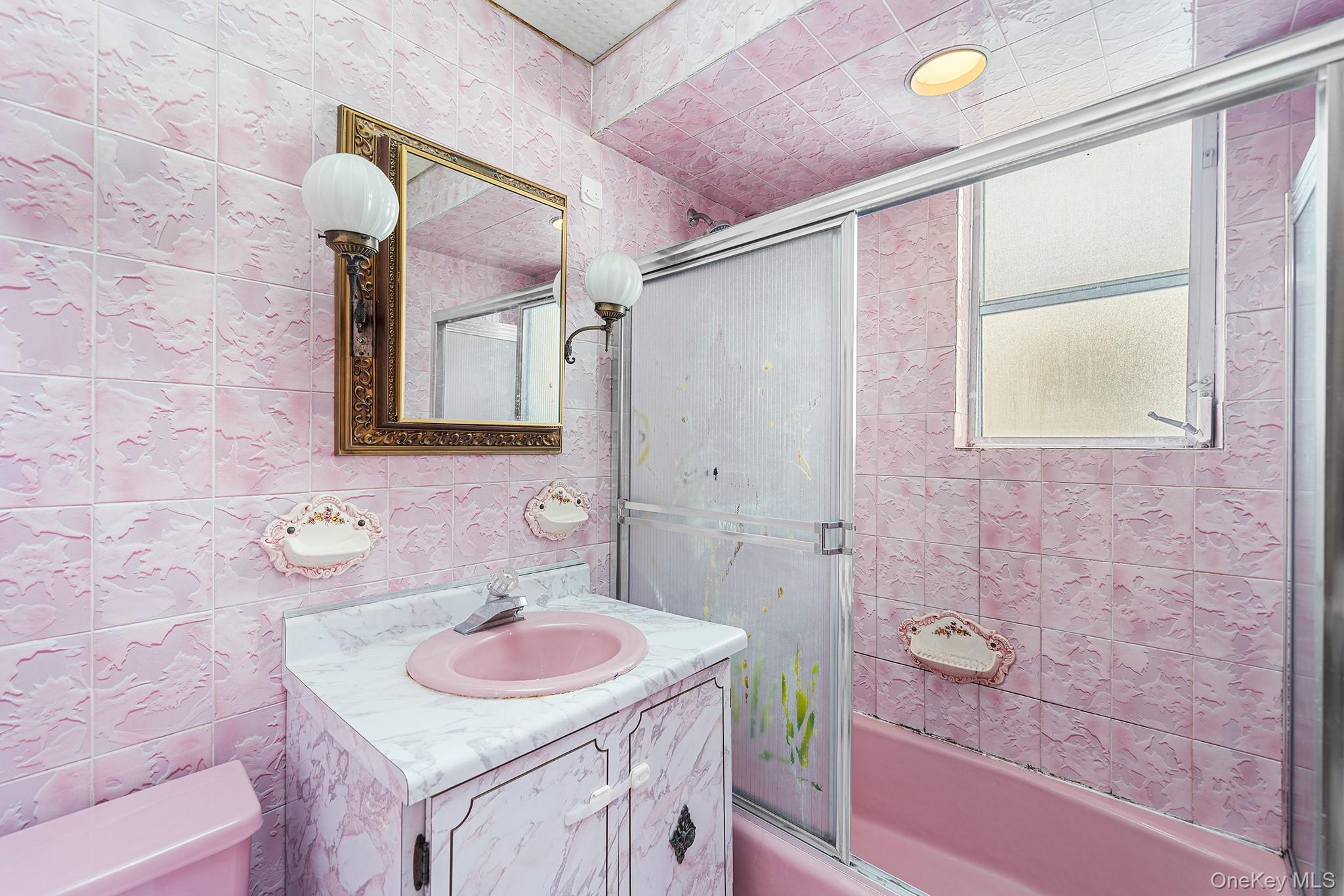 #20 photo, 6613 10th Avenue, Brooklyn , NY 11219