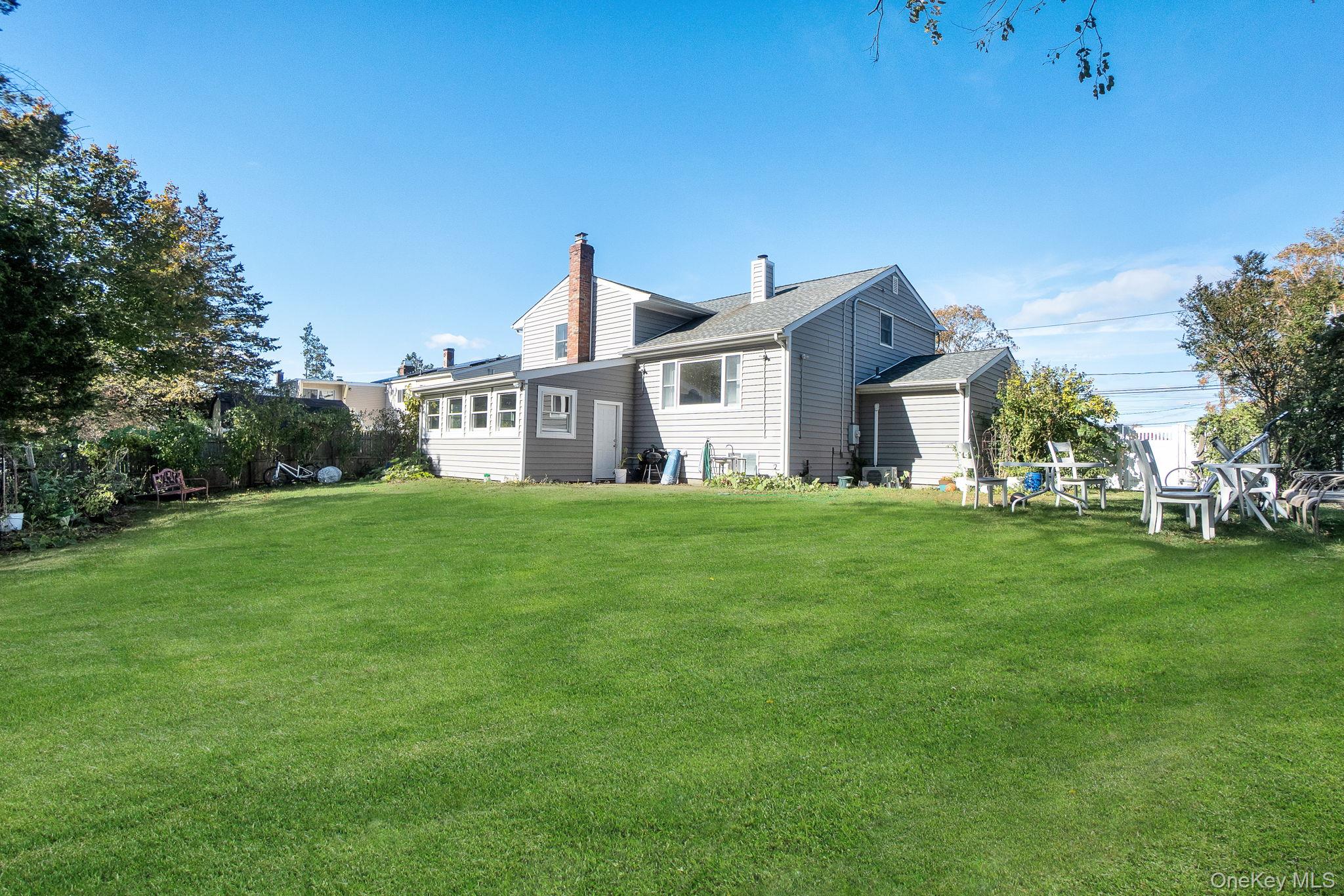 #15 photo, 26 Fran Lane, Selden , NY 11784