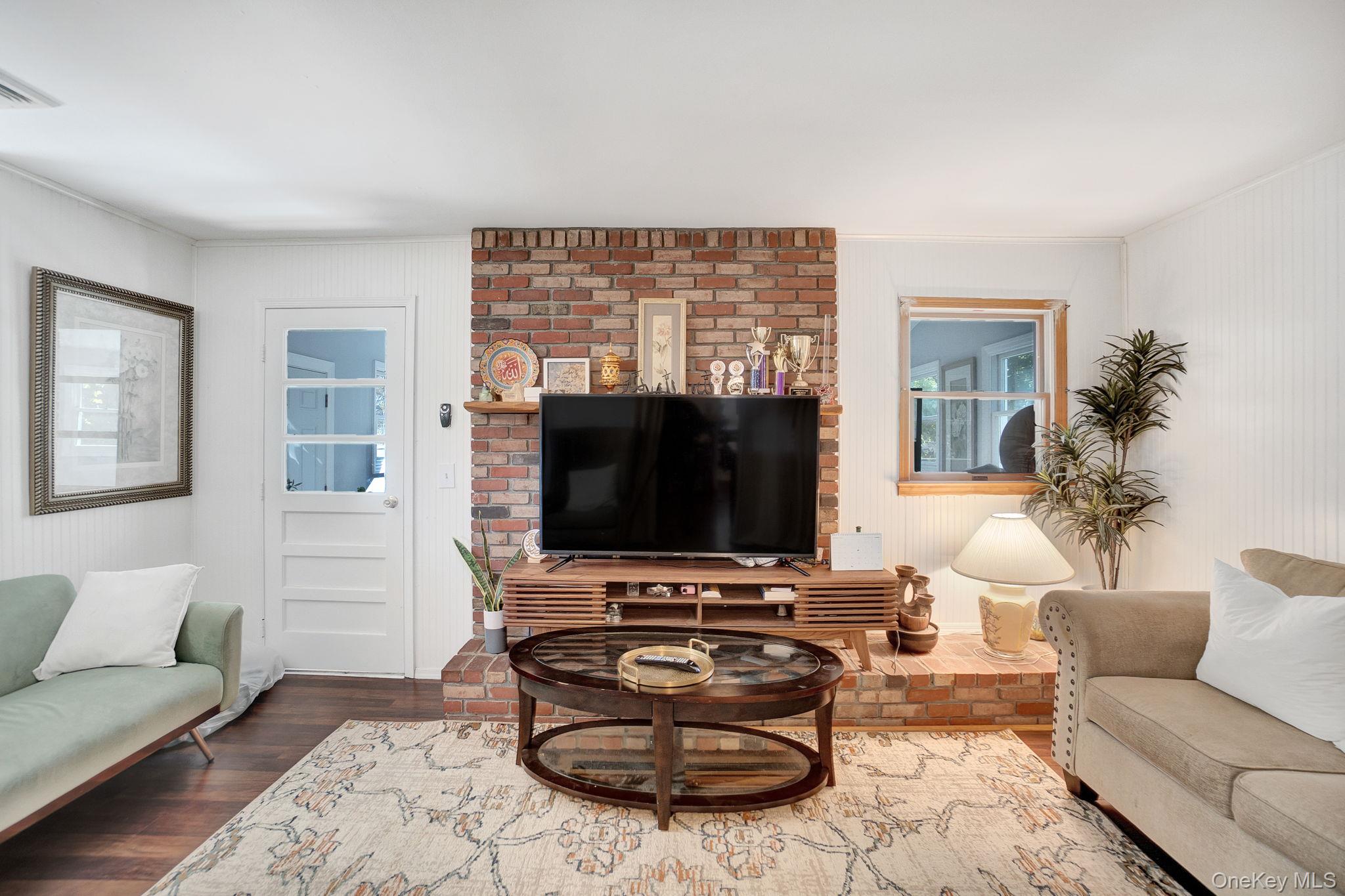 #5 photo, 26 Fran Lane, Selden , NY 11784