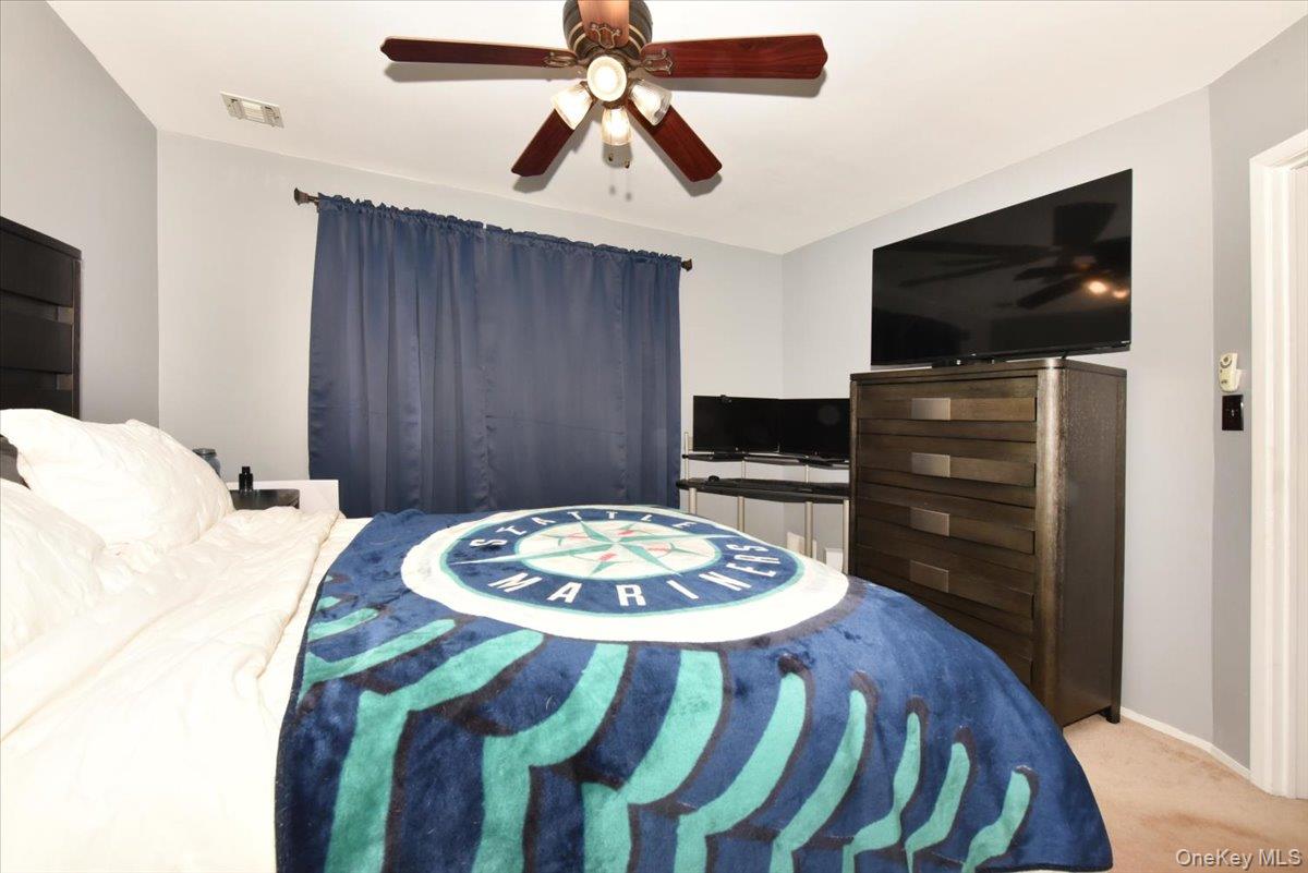 #13 photo, 615 Broadway, Amityville , NY 11701