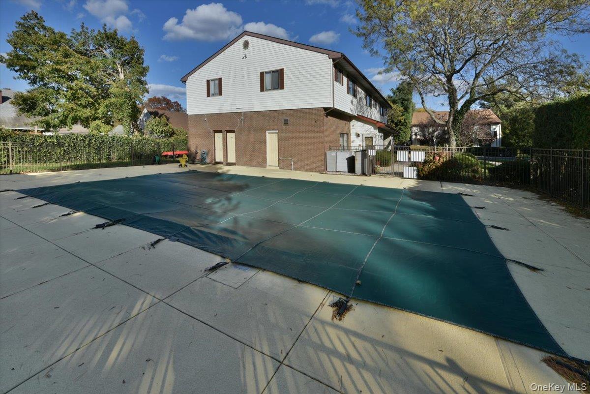 #18 photo, 615 Broadway, Amityville , NY 11701