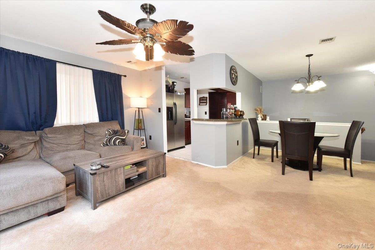 #6 photo, 615 Broadway, Amityville , NY 11701