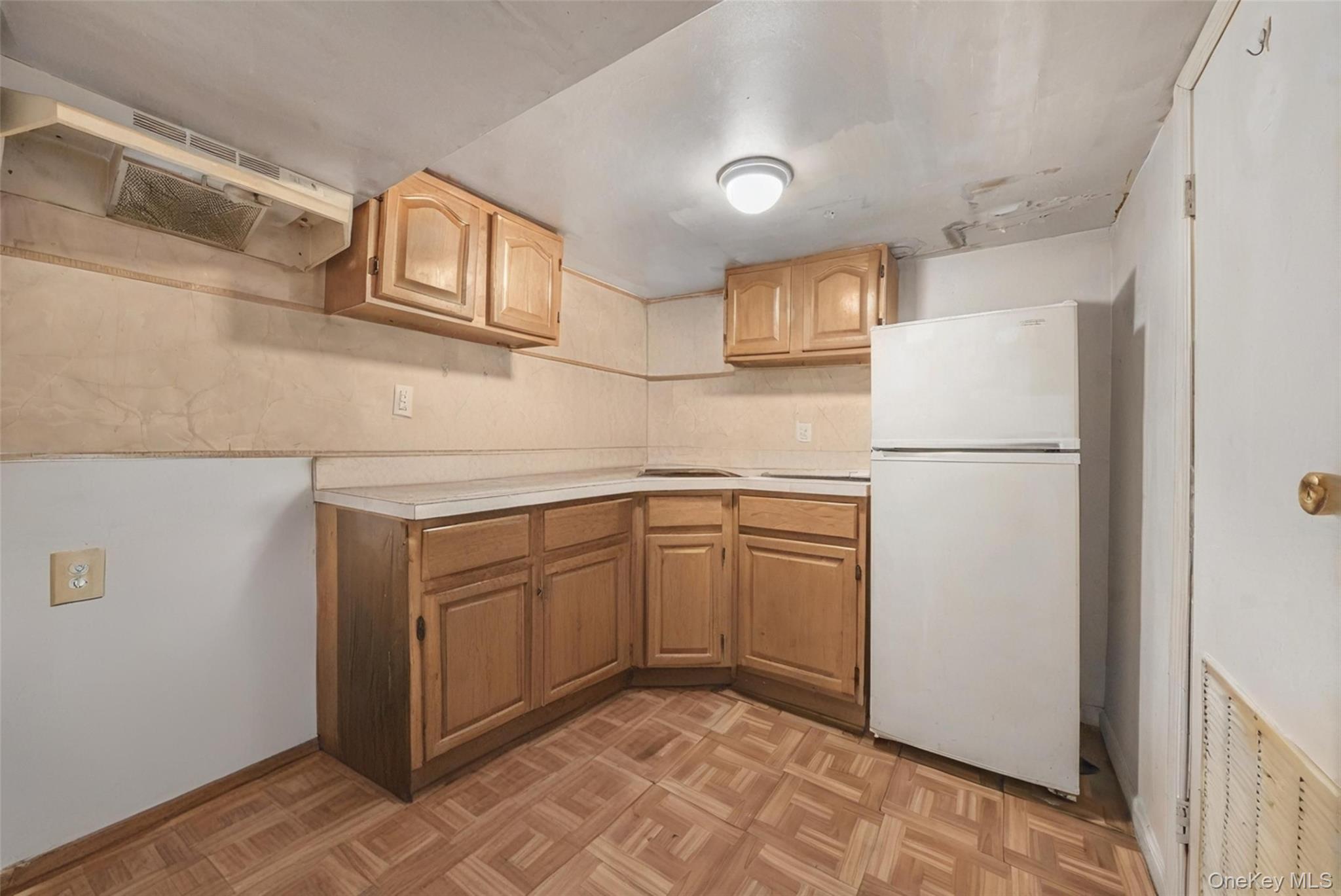 #11 photo, 11640 221st Street, Cambria Heights , NY 11411