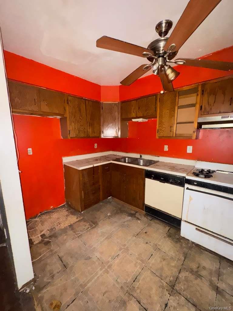 #13 photo, 2028 Story Avenue, Bronx , NY 10473