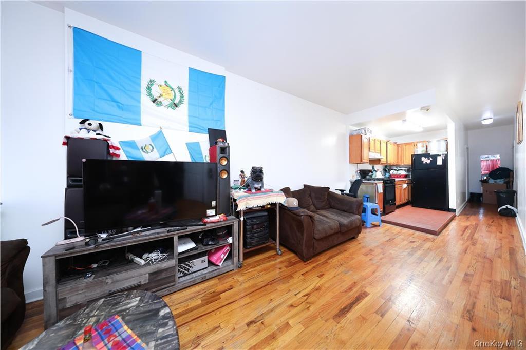 #5 photo, 5813 4th Avenue, Brooklyn , NY 11220