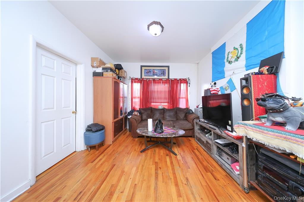 #6 photo, 5813 4th Avenue, Brooklyn , NY 11220