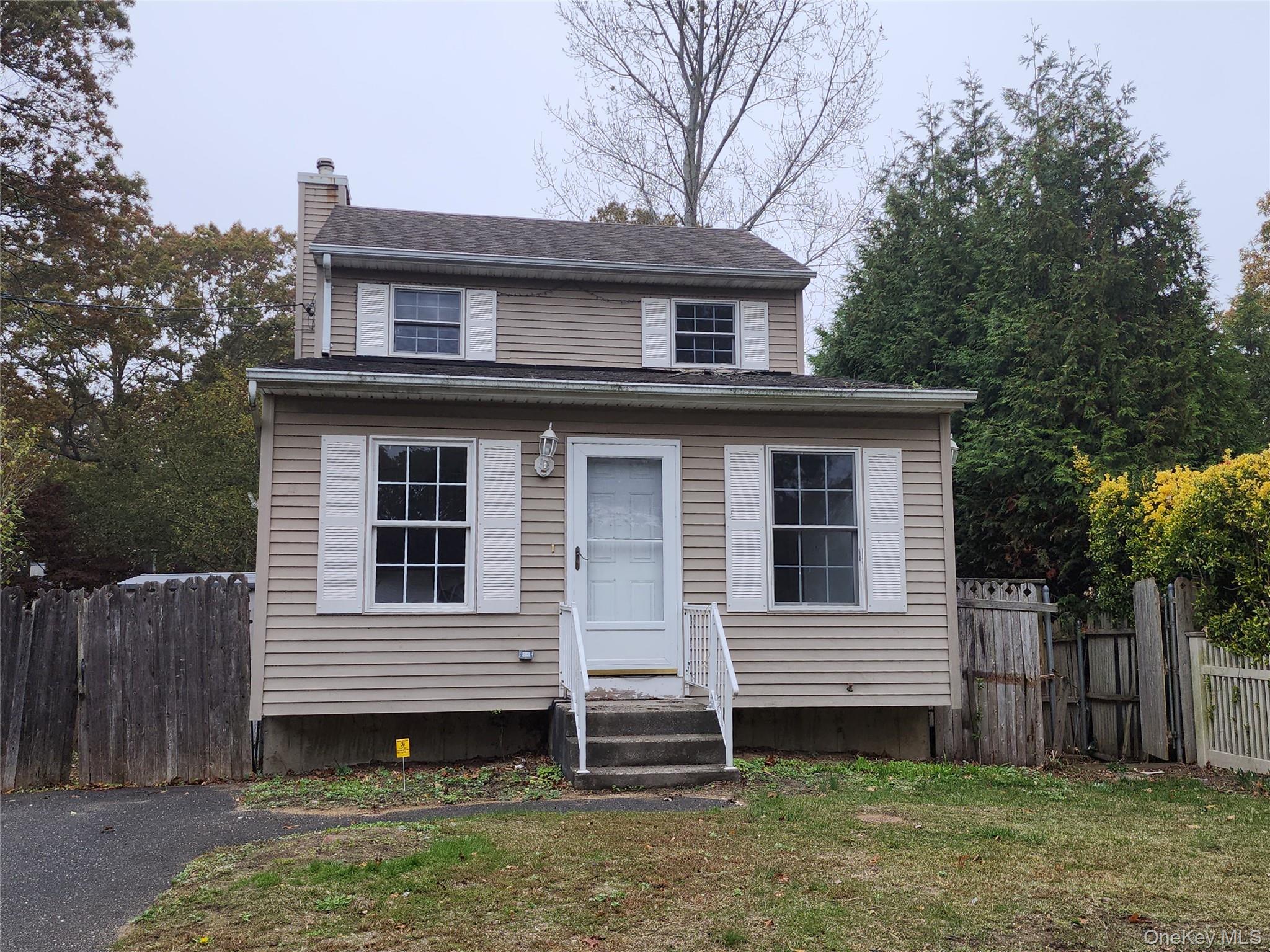 #1 photo, 33 Wood Avenue, Mastic , NY 11950