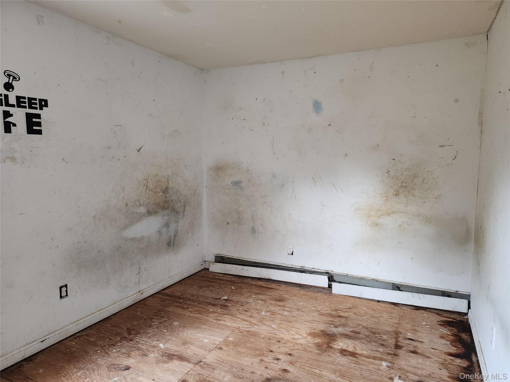 #11 photo, 33 Wood Avenue, Mastic , NY 11950