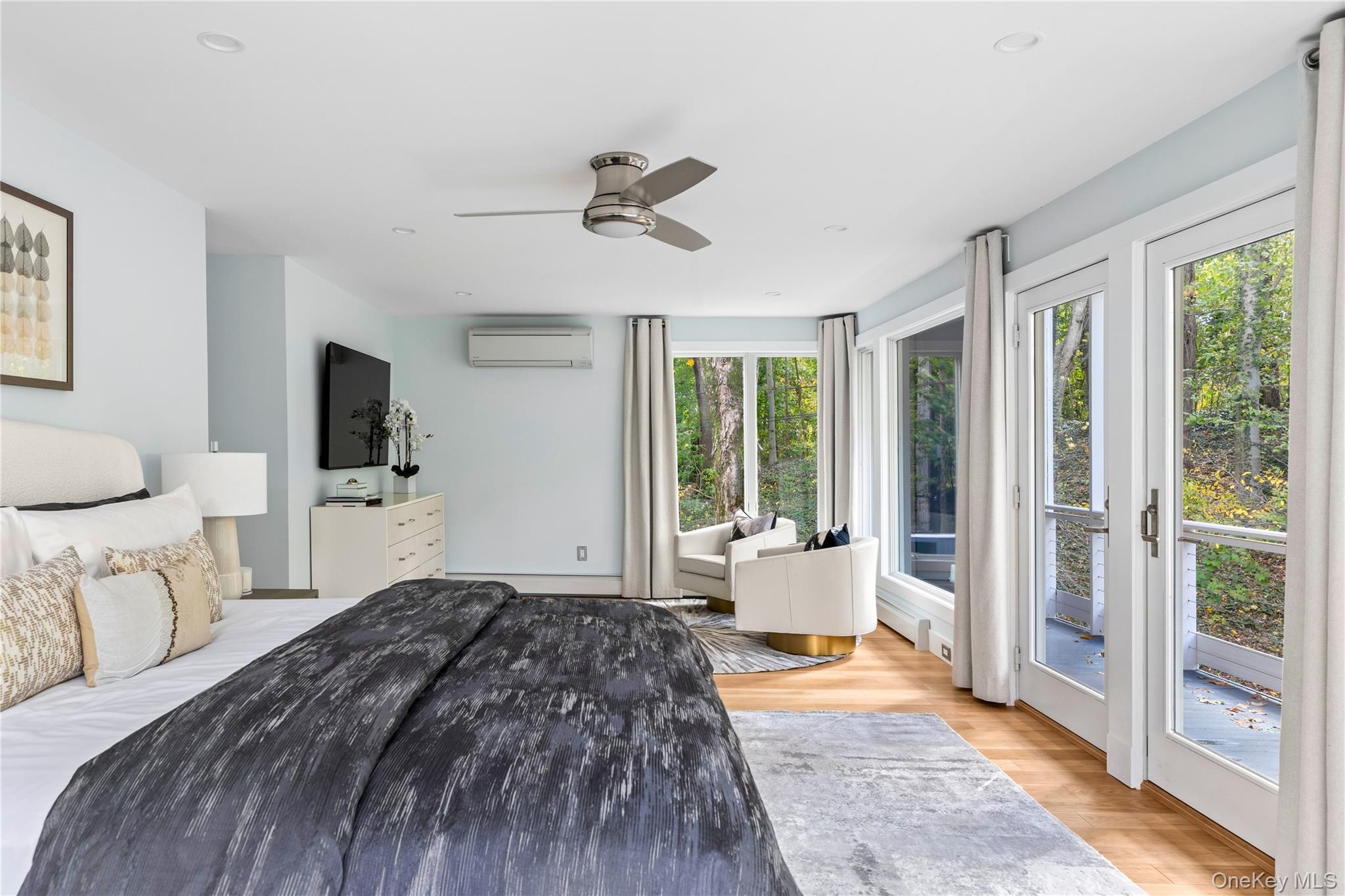 #19 photo, 25 Wood Road, Sands Point , NY 11050