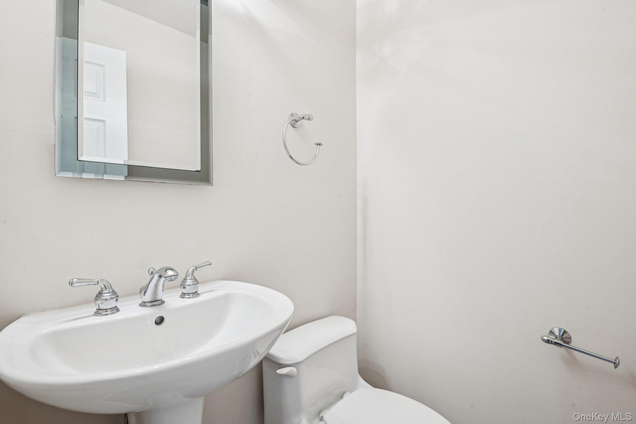 #15 photo, 5 Fredricksburg Court, Coram , NY 11727