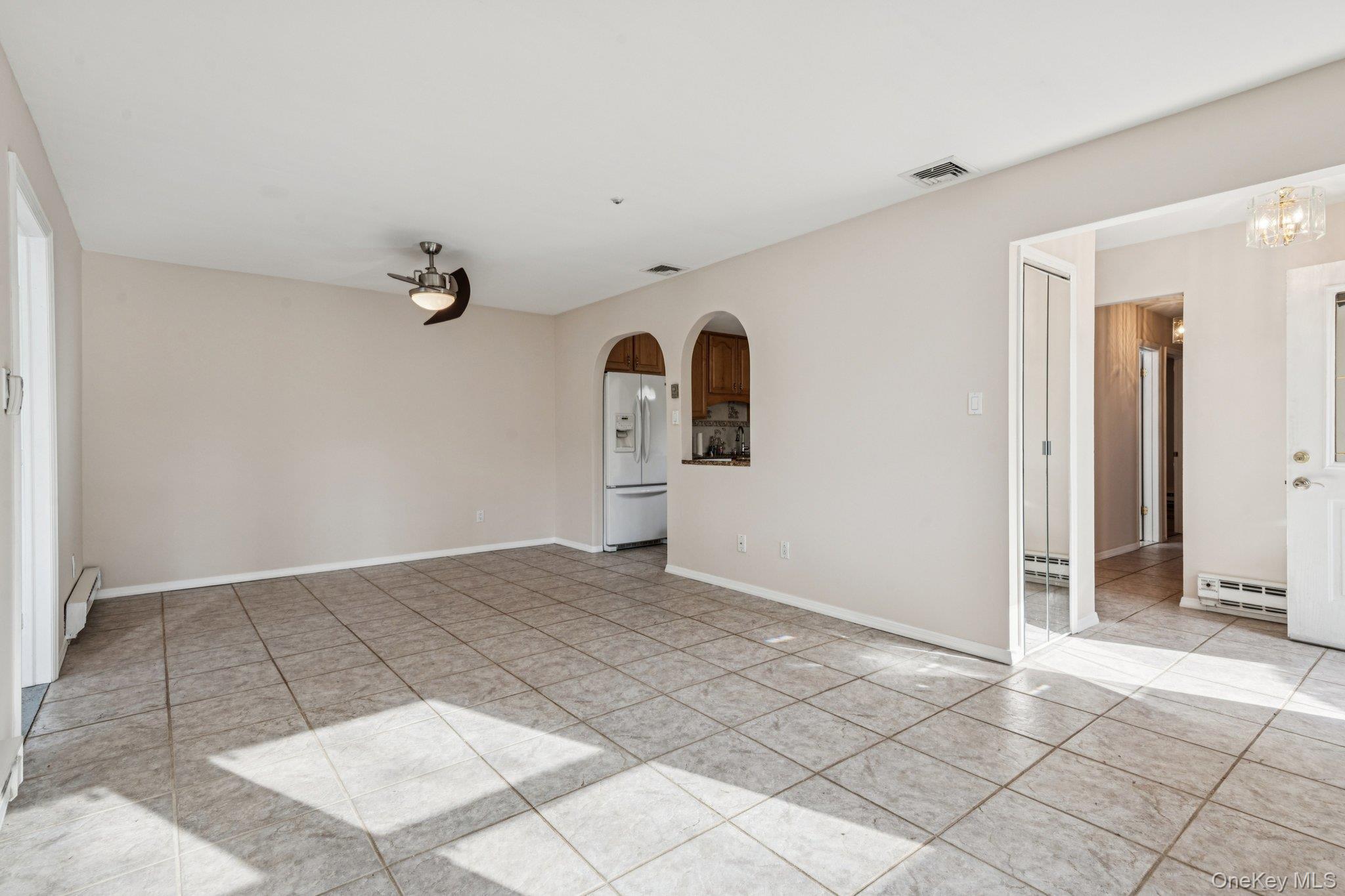 #3 photo, 5 Fredricksburg Court, Coram , NY 11727