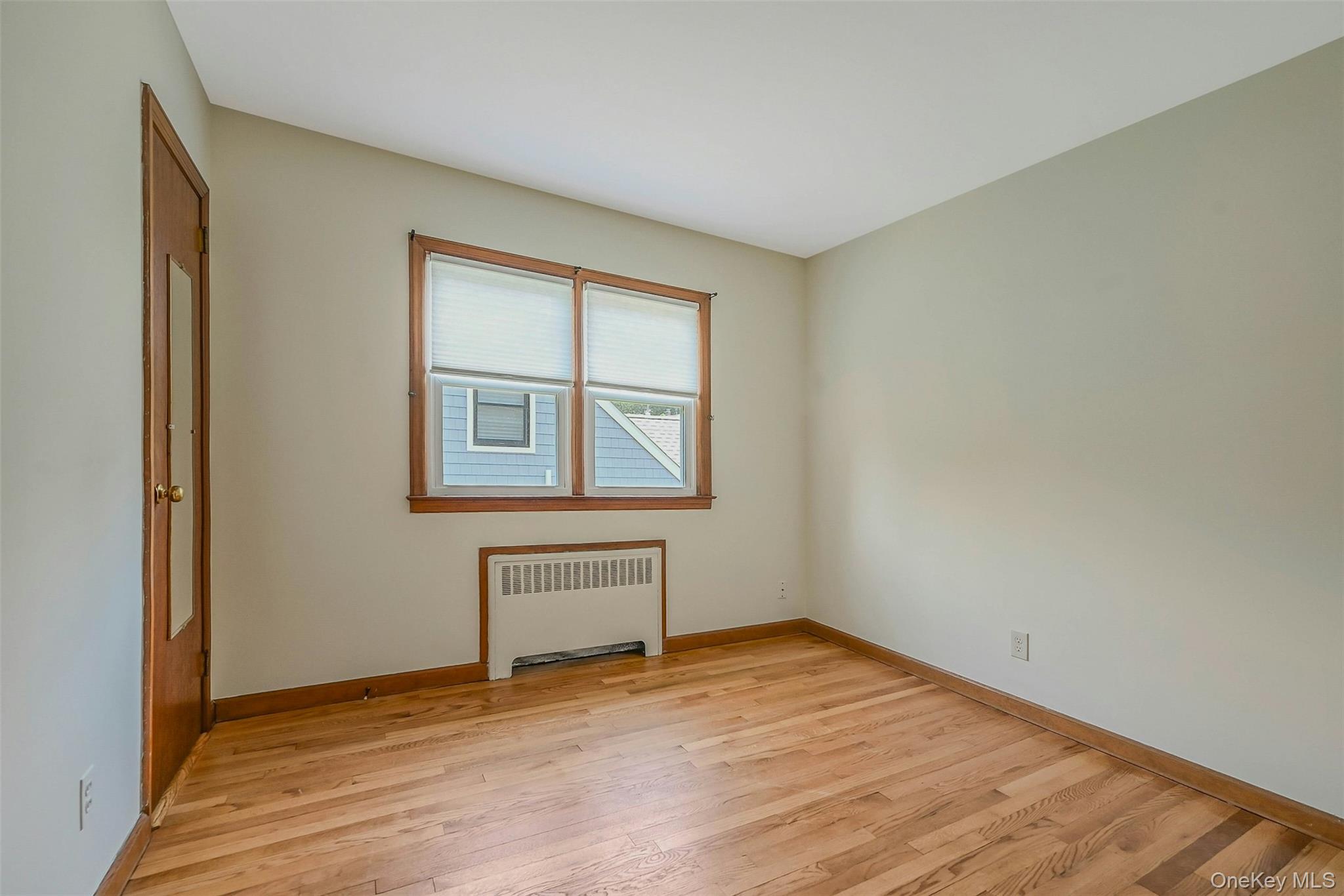 #14 photo, 33 Chestnut Street, Huntington , NY 11743