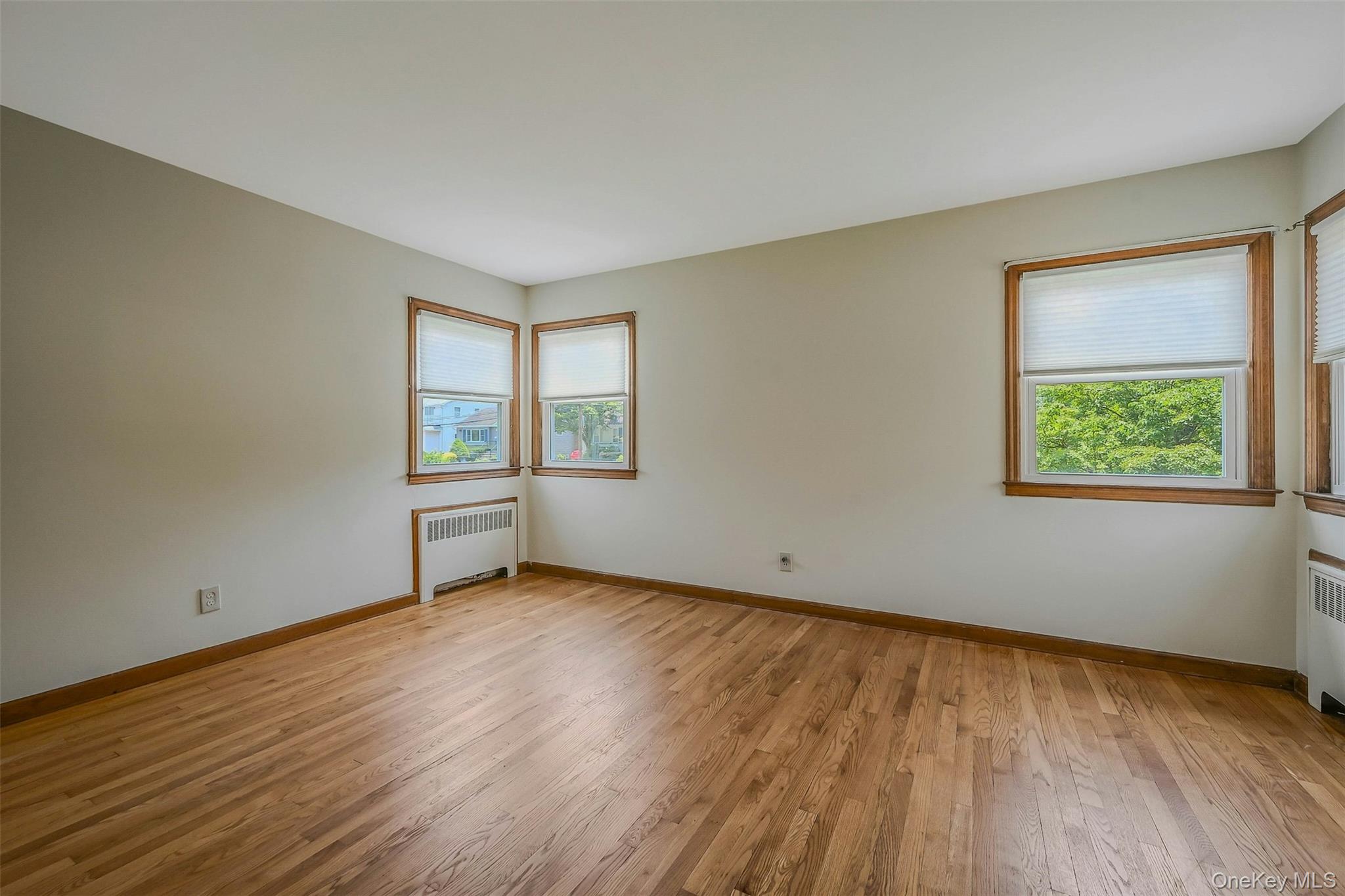 #15 photo, 33 Chestnut Street, Huntington , NY 11743