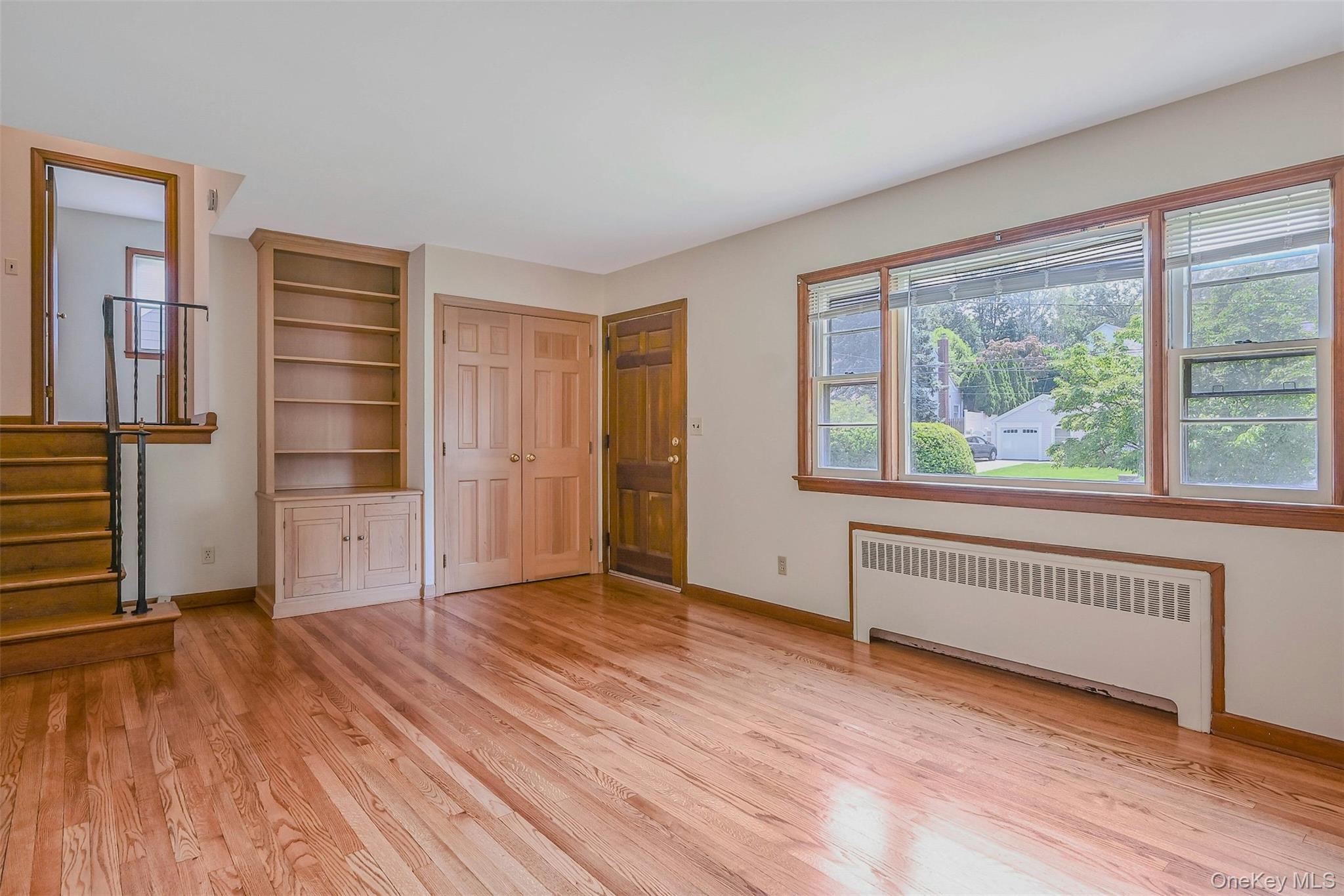 #5 photo, 33 Chestnut Street, Huntington , NY 11743