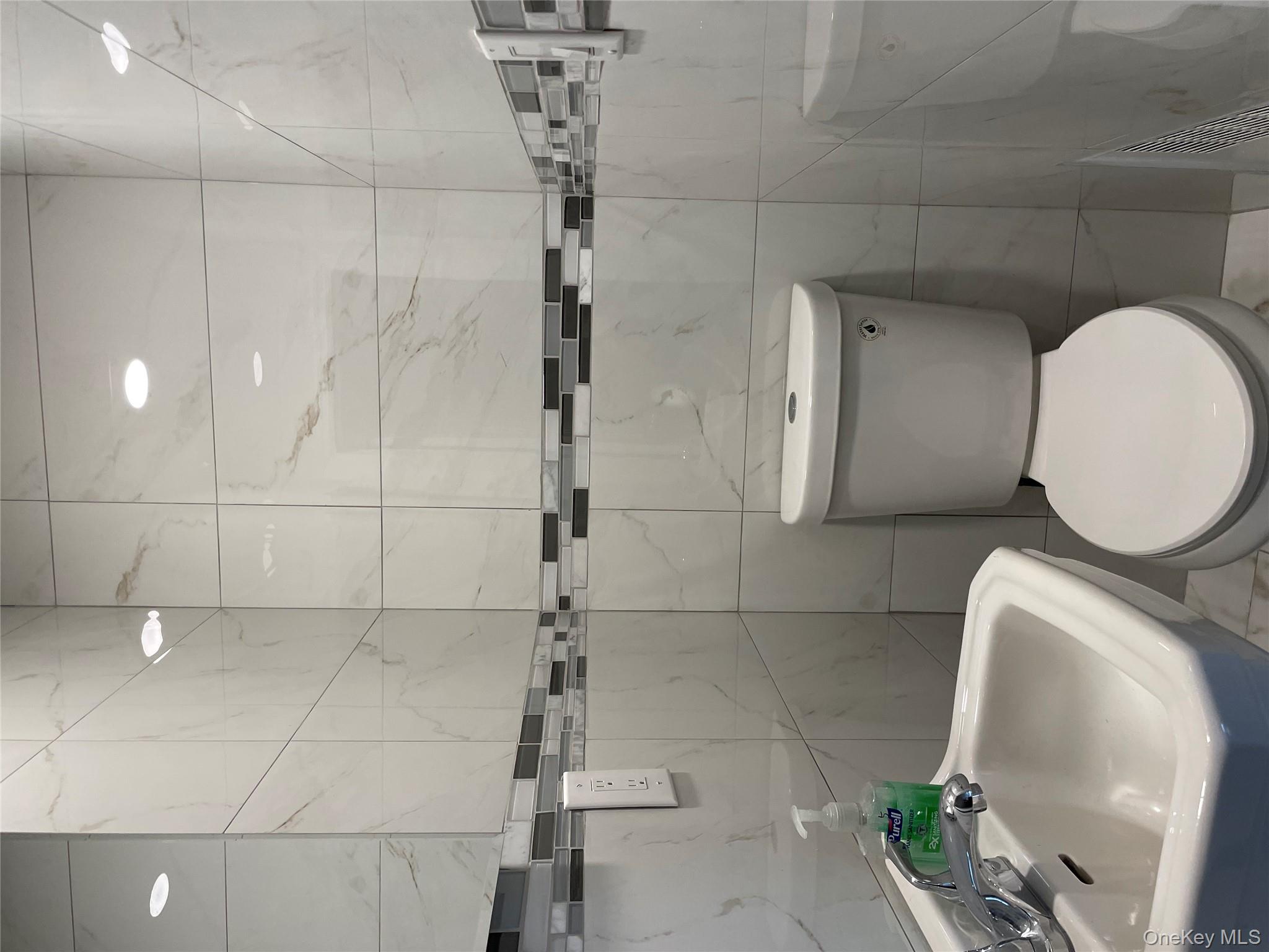 #7 photo, 4815 203rd Street, Oakland Gardens , NY 11364