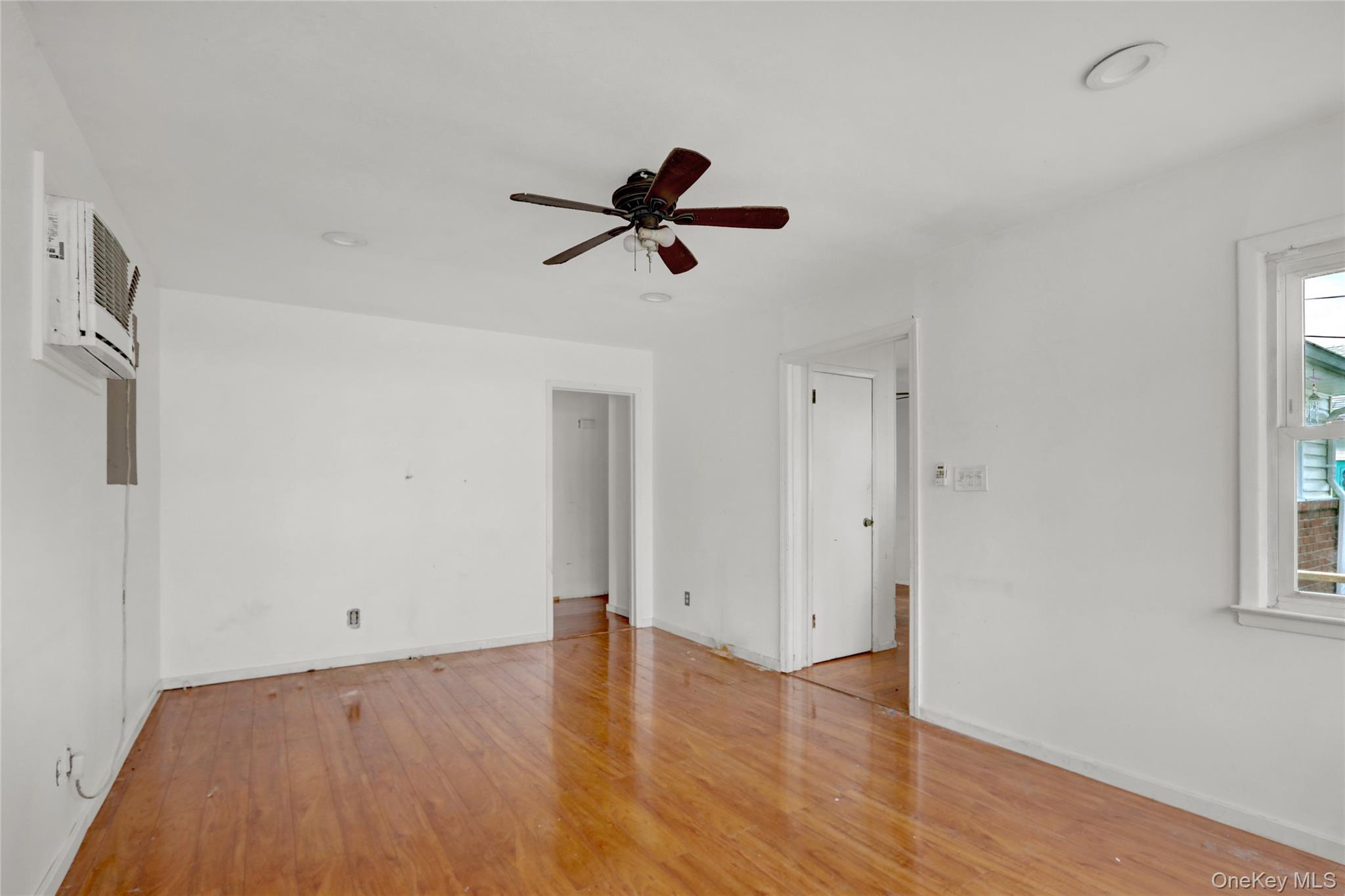 #8 photo, 236 Boundary Avenue, Massapequa , NY 11758