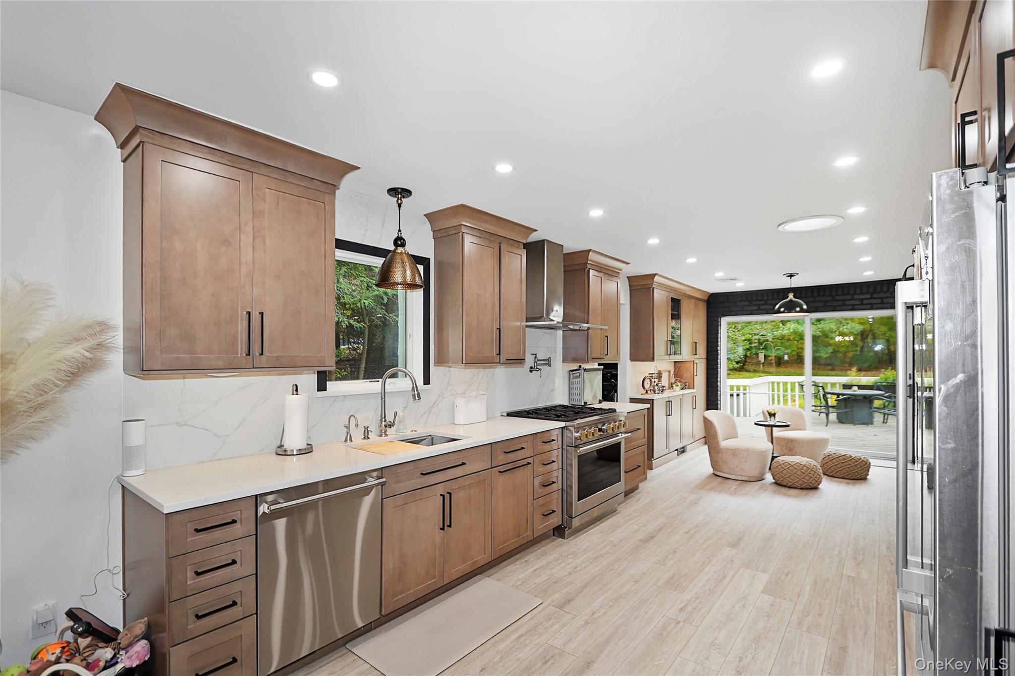 #11 photo, 5 Fieldway Court, Huntington , NY 11743