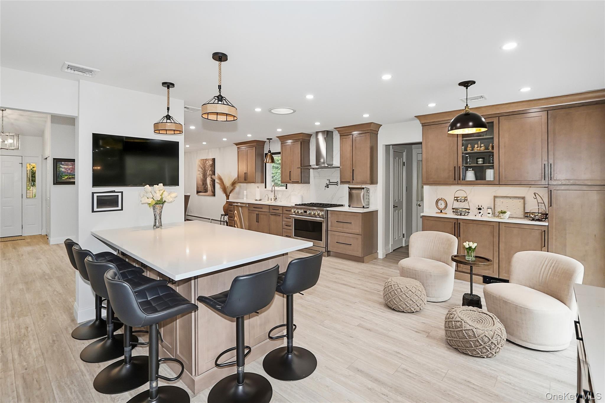 #16 photo, 5 Fieldway Court, Huntington , NY 11743