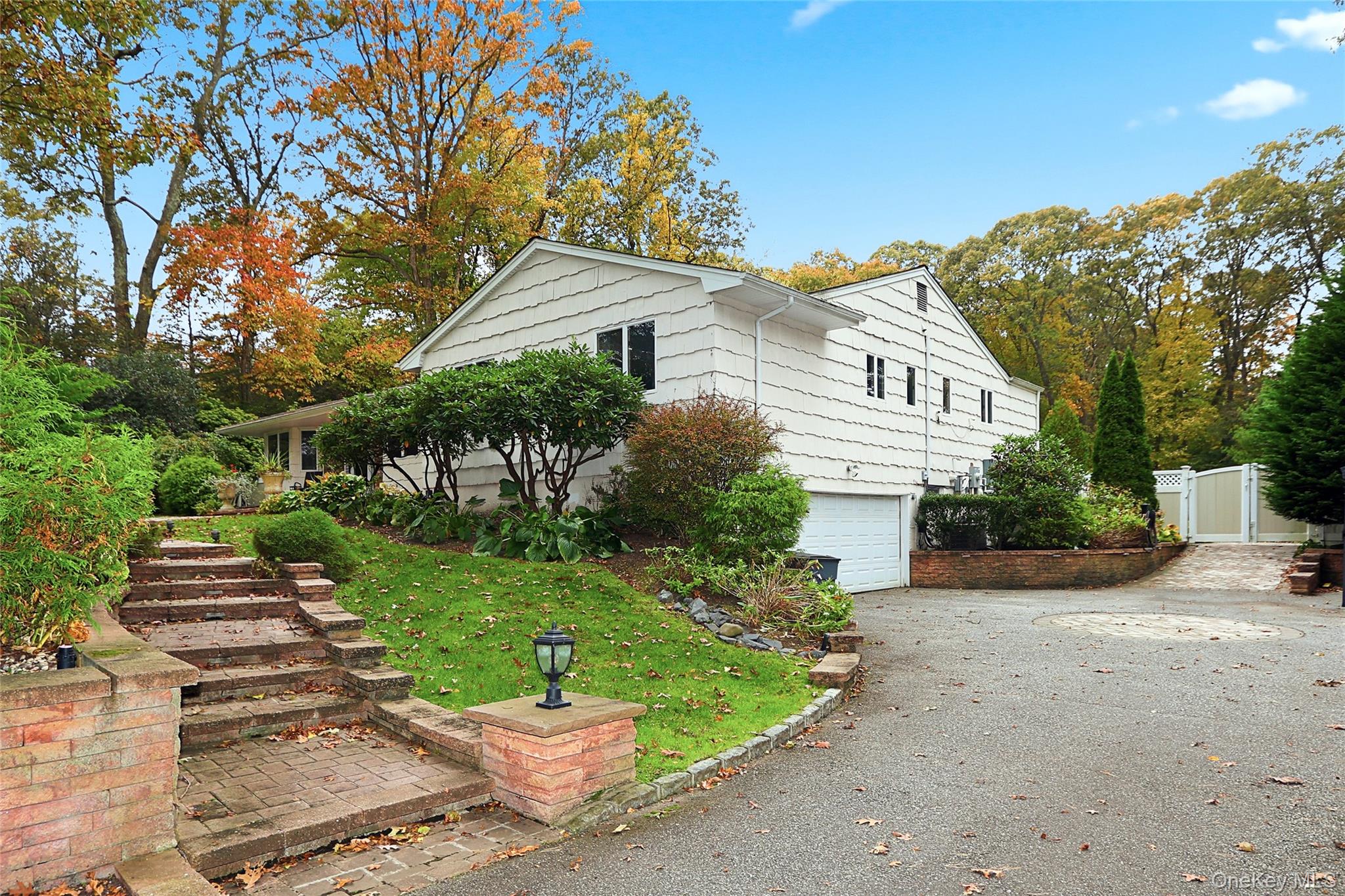 #3 photo, 5 Fieldway Court, Huntington , NY 11743