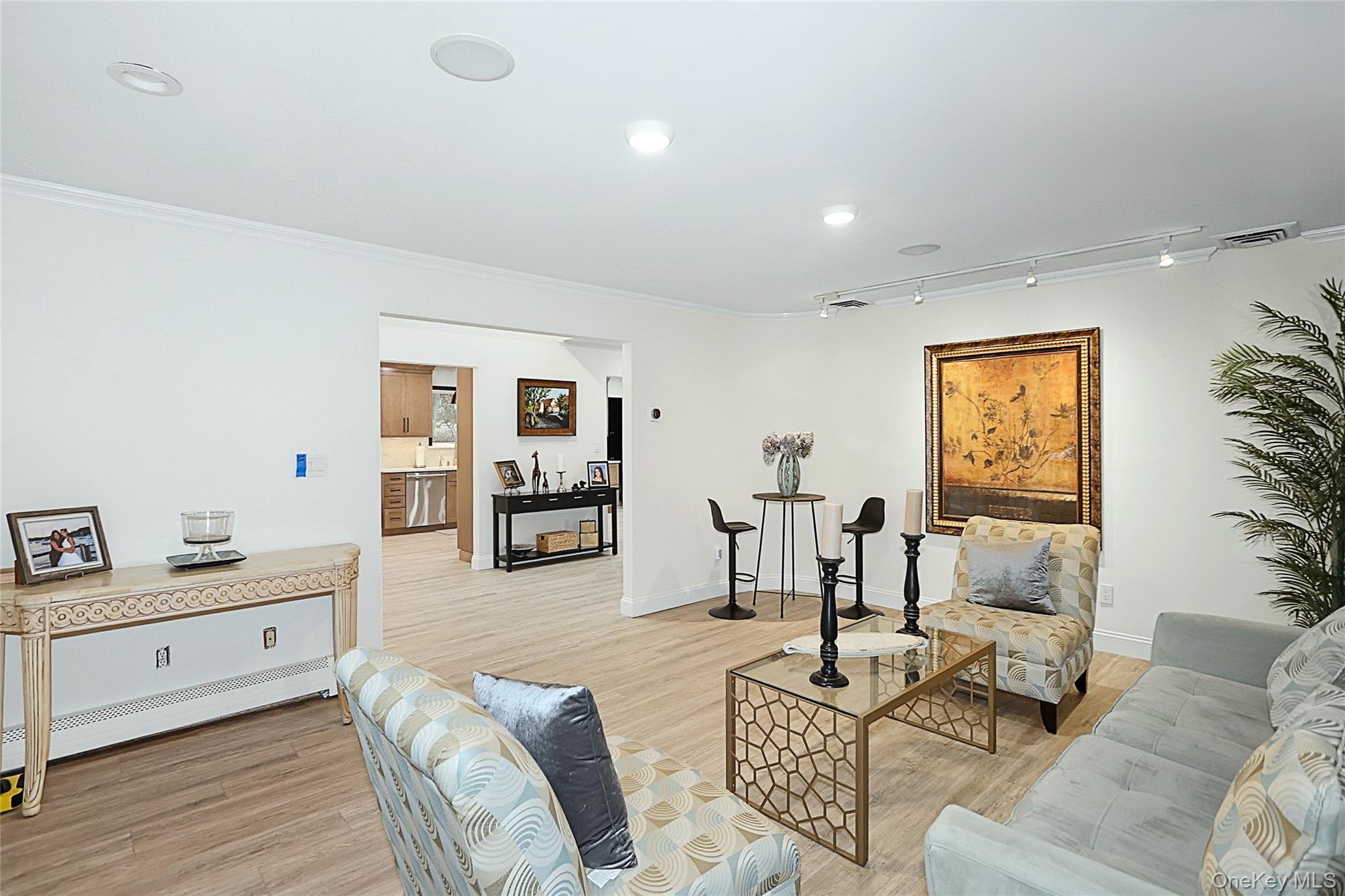 #7 photo, 5 Fieldway Court, Huntington , NY 11743