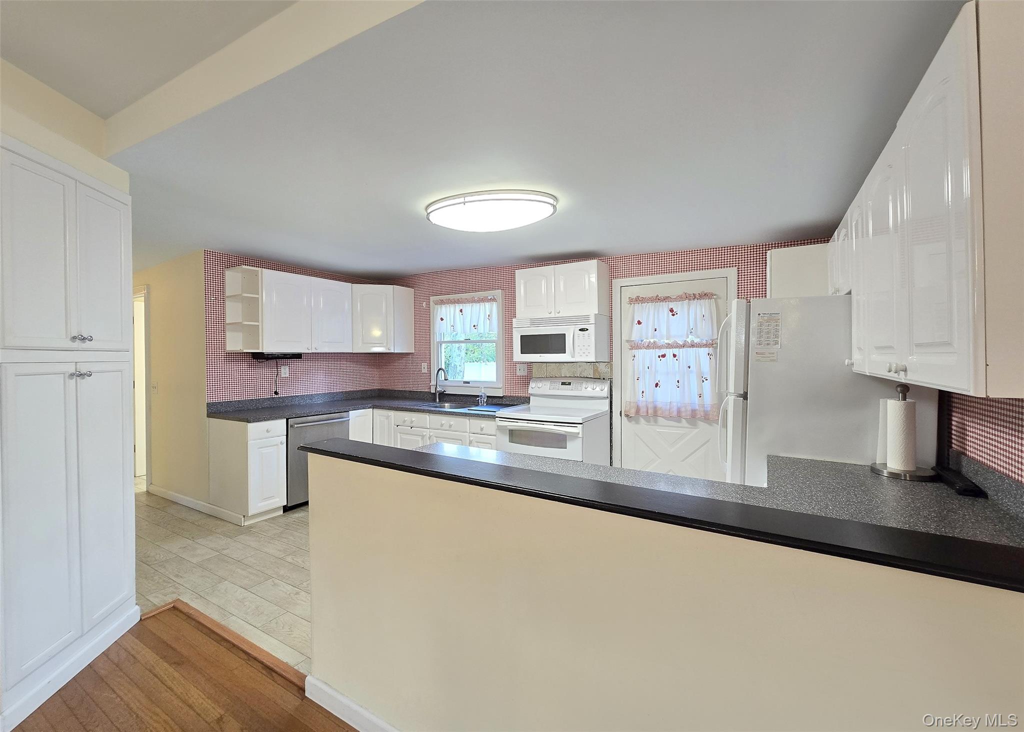 #11 photo, 170 Forge Road, Calverton , NY 11933