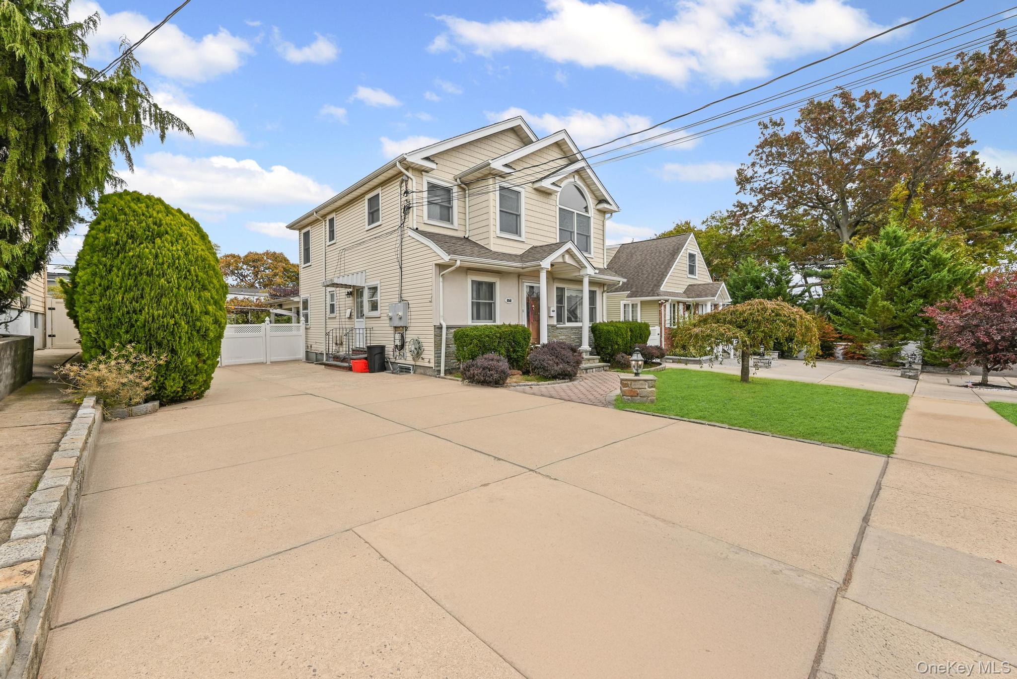 #2 photo, 850 First Avenue, Franklin Square , NY 11010