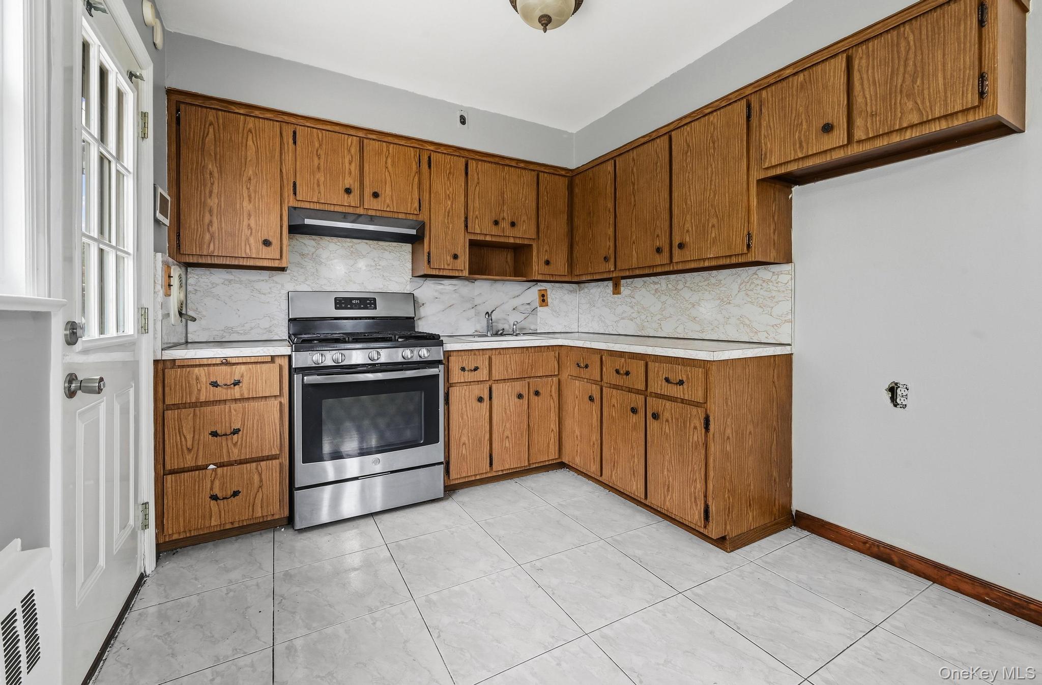 #6 photo, 850 First Avenue, Franklin Square , NY 11010