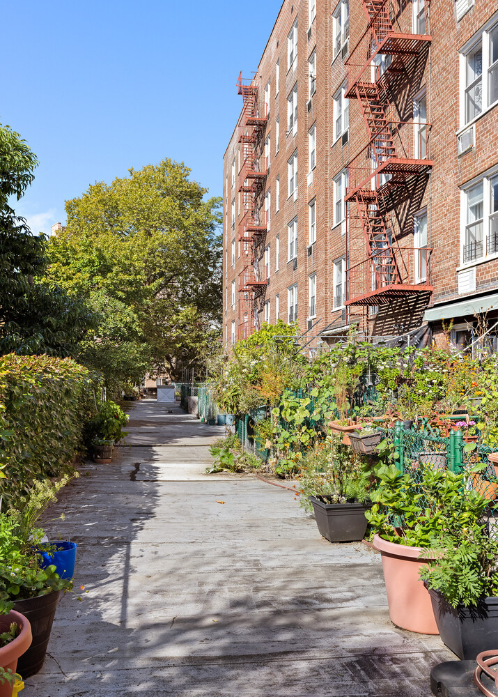 #15 photo, 616 E 18TH Street, Ditmas Park , NY 11226