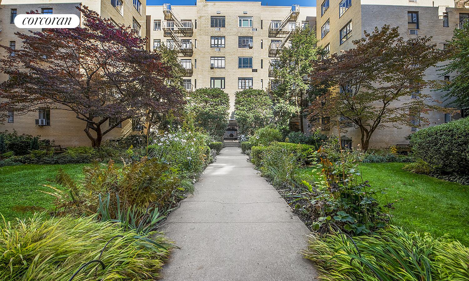 #7 photo, 255 W 23RD Street, Chelsea , NY 10011